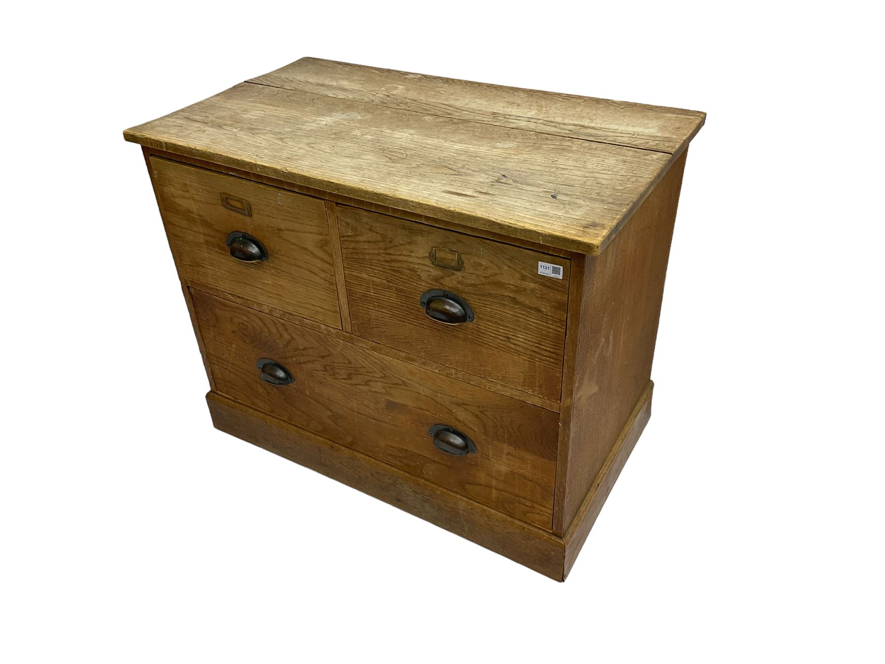 Early to mid-20th century oak chest - Image 6 of 6