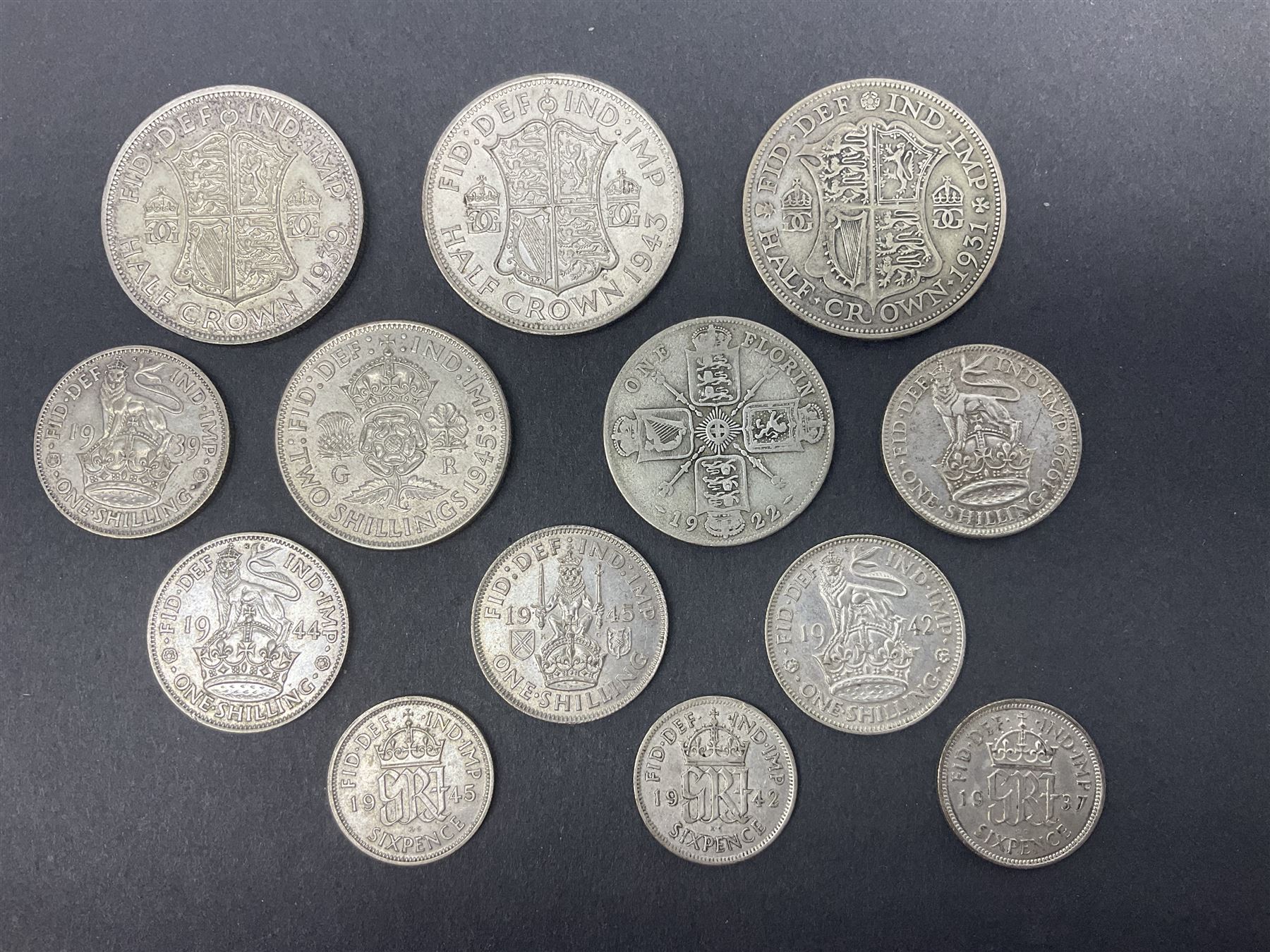 Approximately 100 grams of Great British pre 1947 silver coins including halfcrowns etc - Image 2 of 3