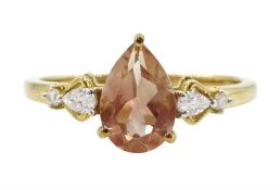 9ct gold single stone pear cut morganite ring