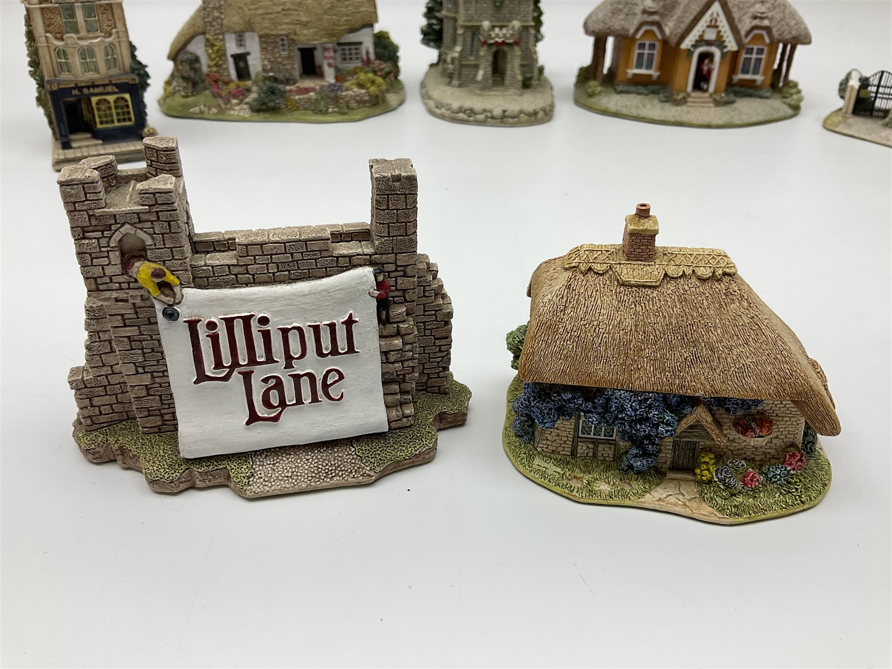 Fourteen Lilliput lane models - Image 7 of 17