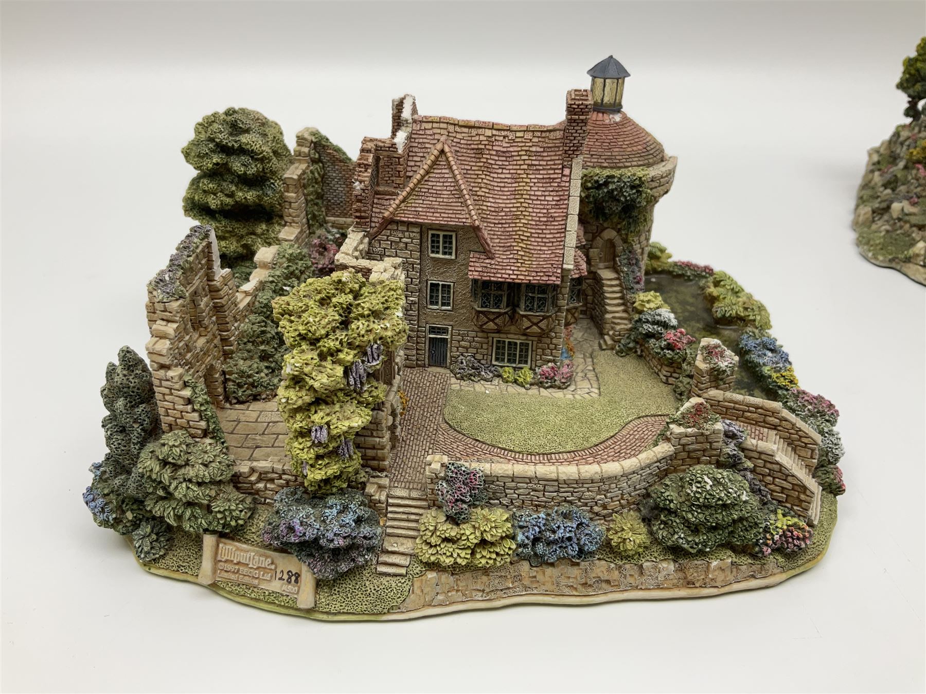 Three Lilliput Lane - Image 5 of 18