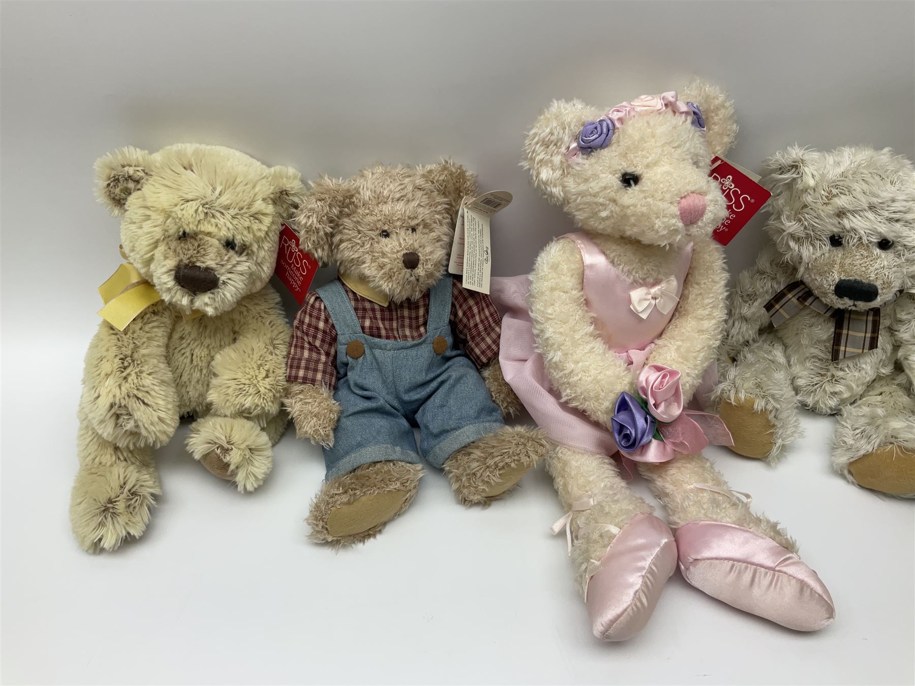 Eighteen Russ teddy bears including Ariella - Image 16 of 16