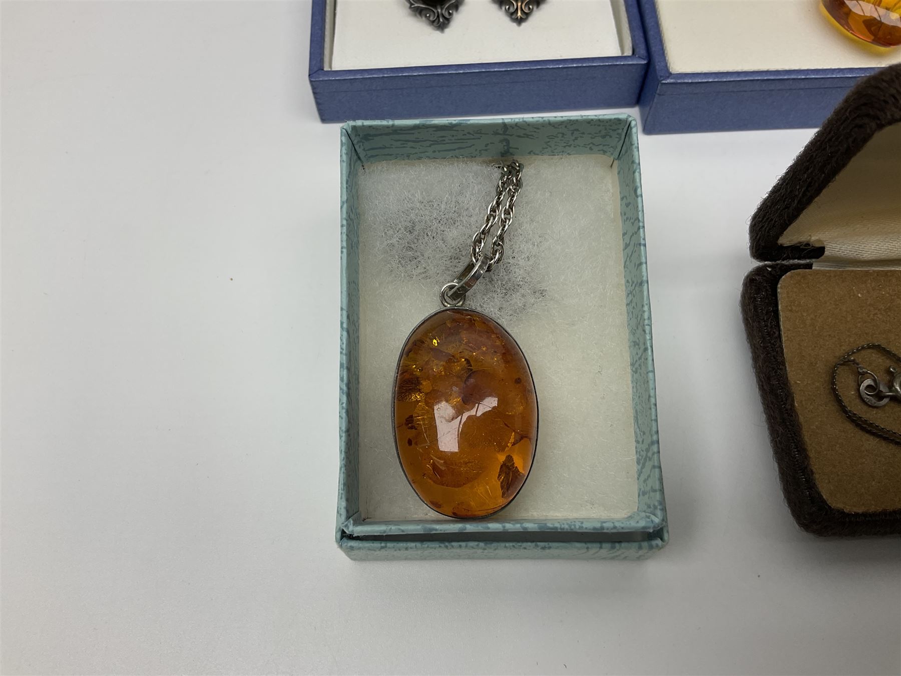 Silver Baltic amber jewellery - Image 2 of 11