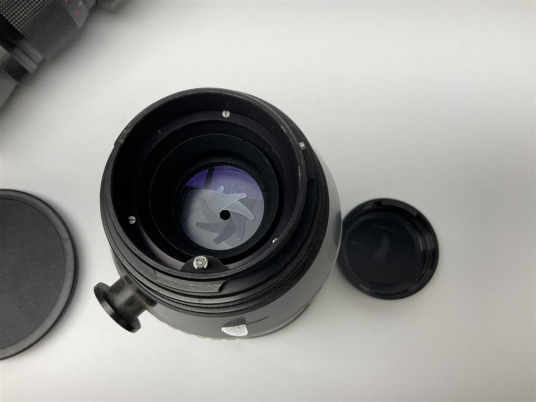 Pentacon '300mm f4.0 telephoto' lens serial no.8602124 - Image 8 of 19