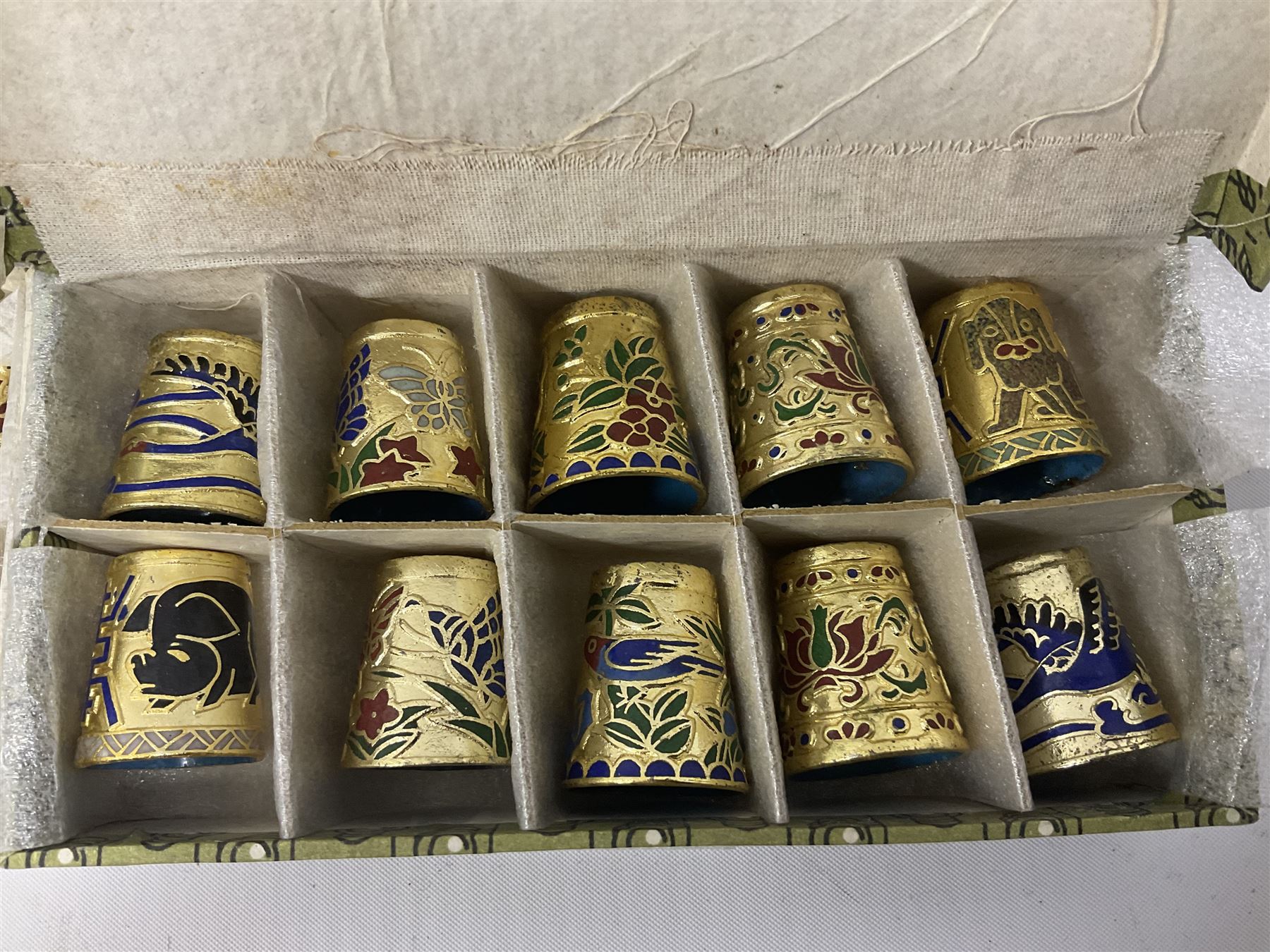 Twenty cloisonn� thimbles - Image 5 of 7