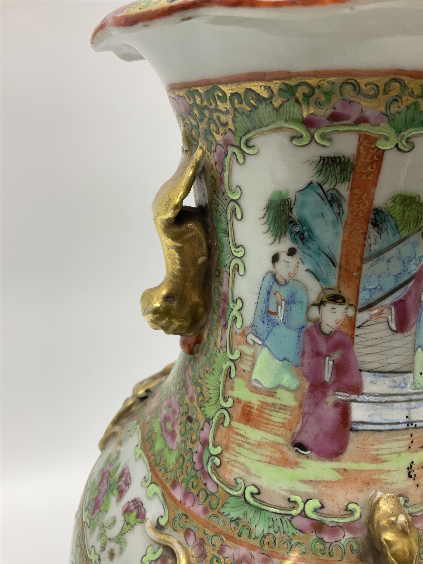 19th century Chinese Canton Famille Rose vase - Image 4 of 12