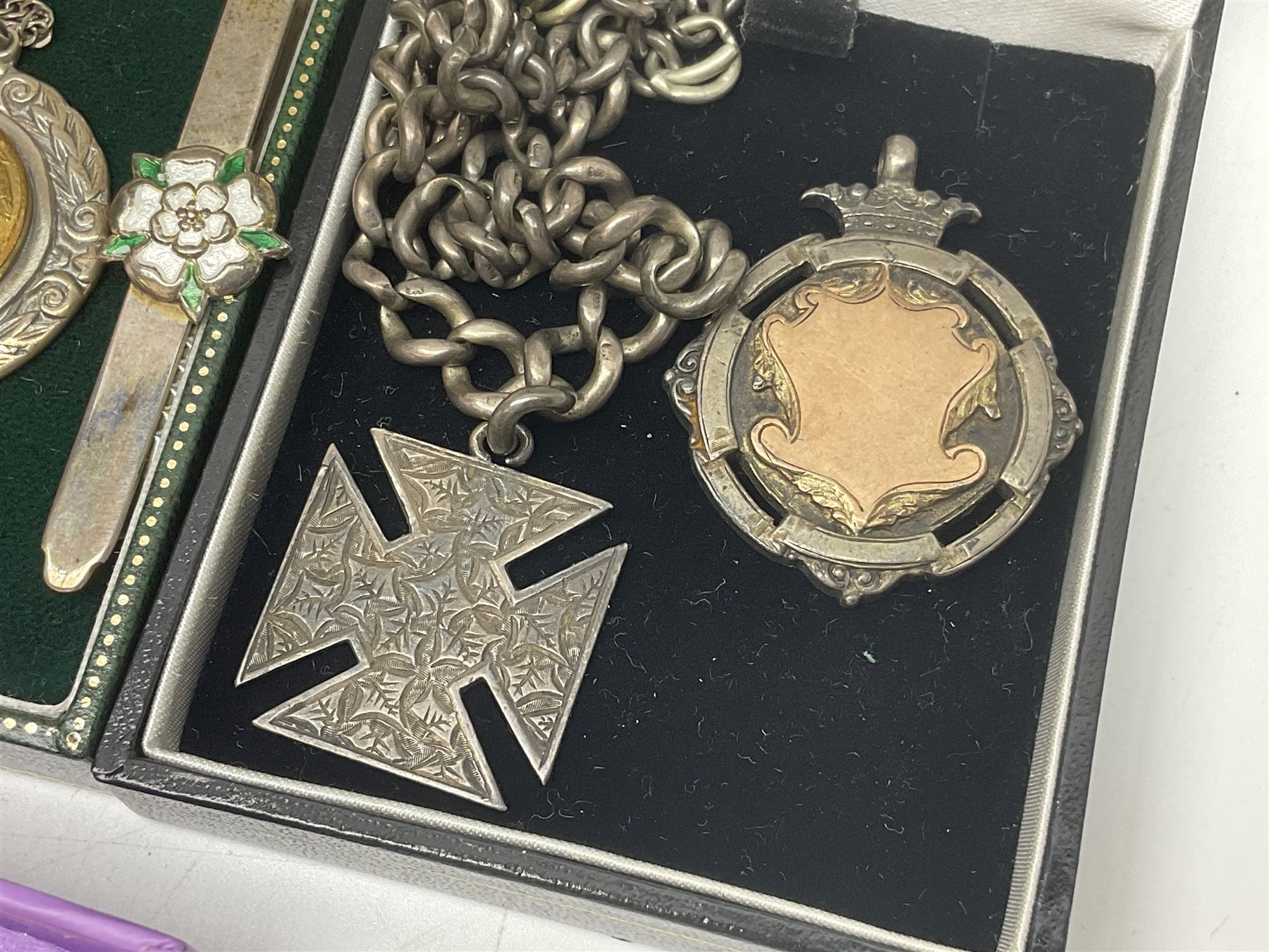 Victorian and later silver jewellery including fob with rose gold cartouche - Image 8 of 11