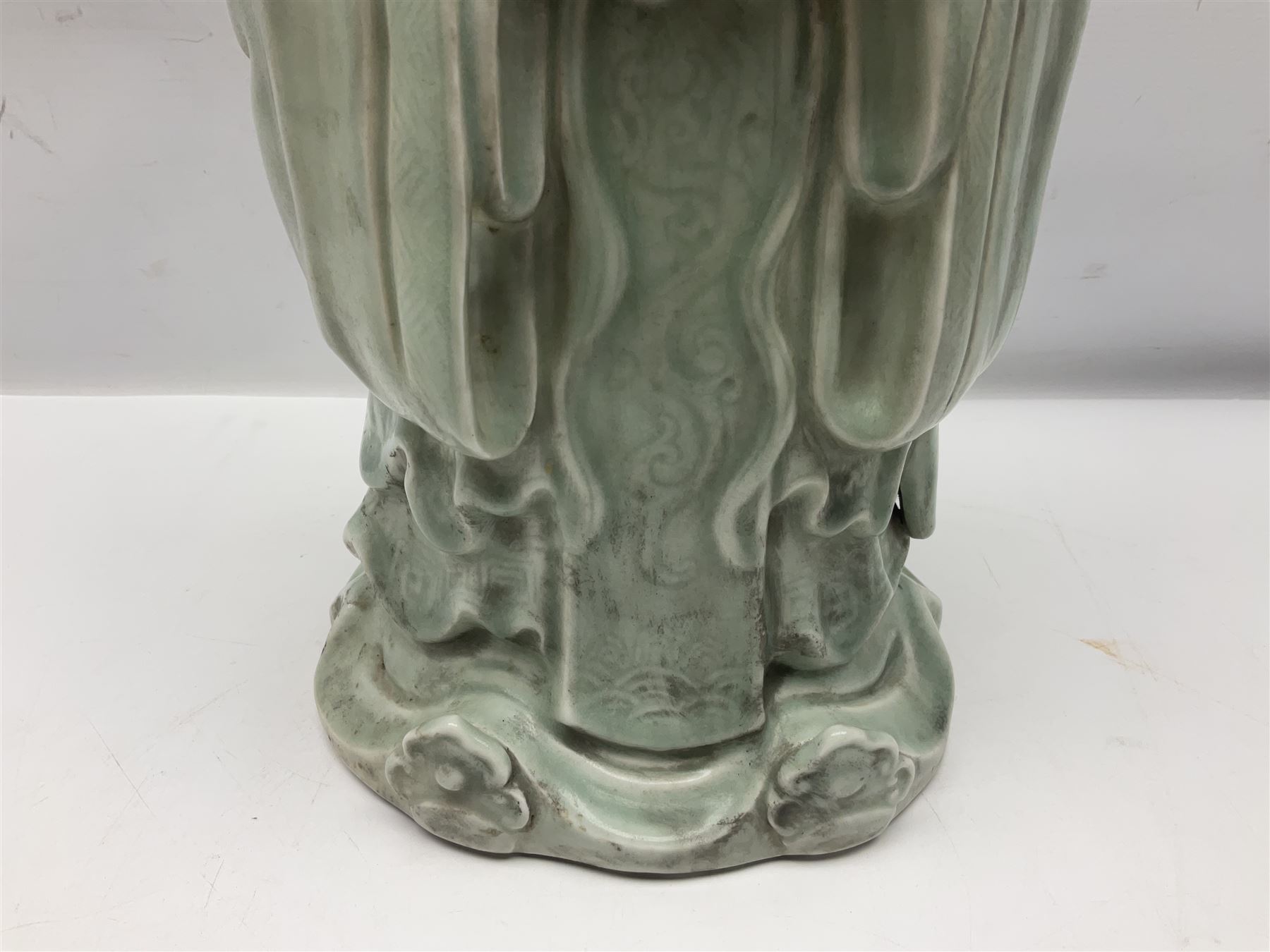 Chinese celadon glazed figure of Confucius - Image 3 of 5