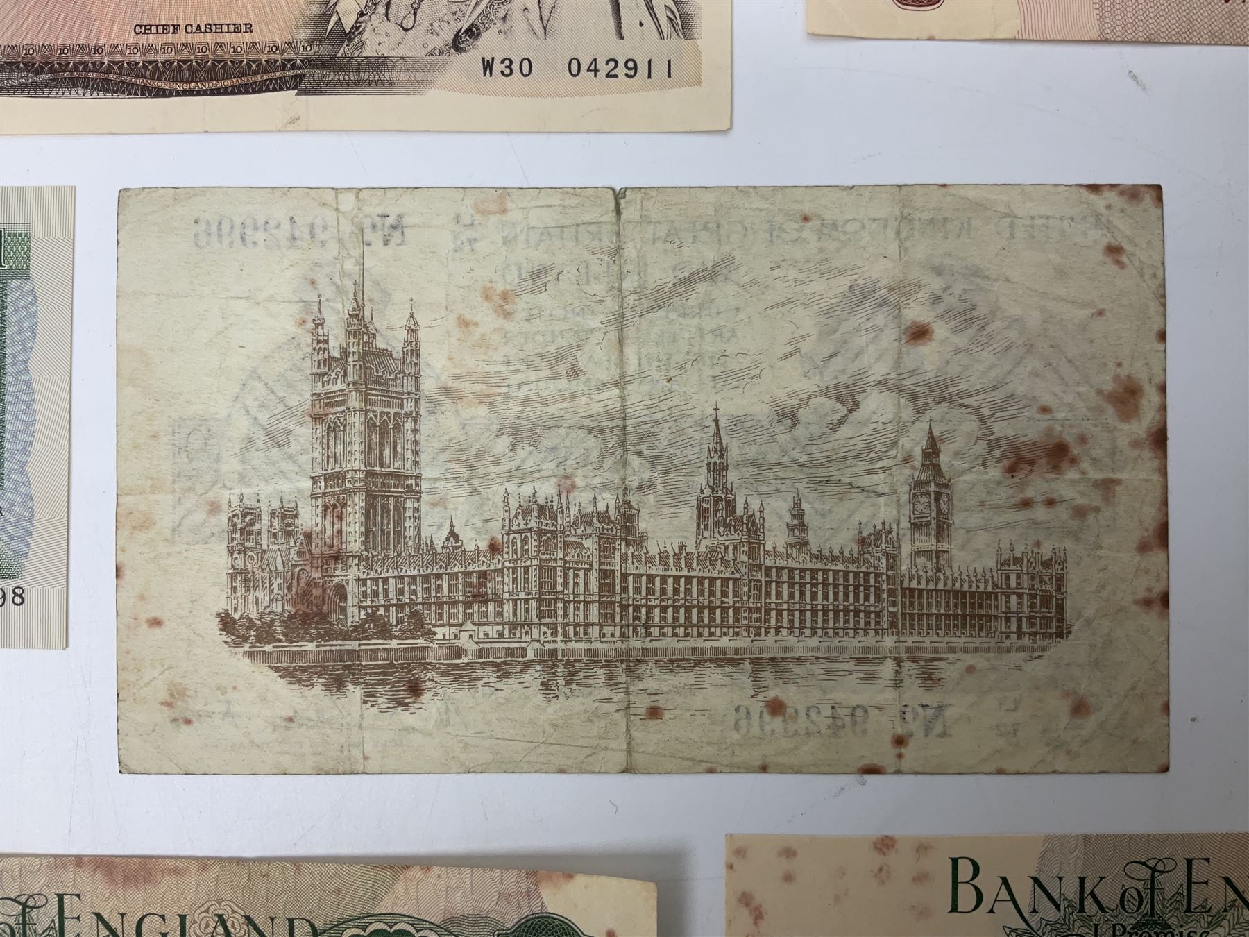 Banknotes including United Kingdom of Great Britain and Ireland - Image 4 of 8