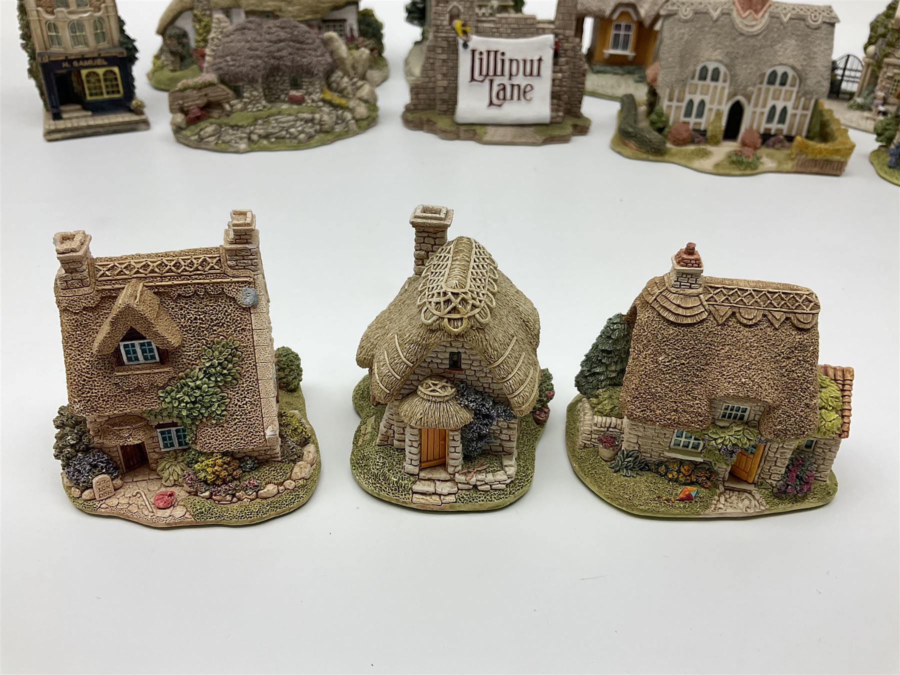 Fourteen Lilliput lane models - Image 2 of 17