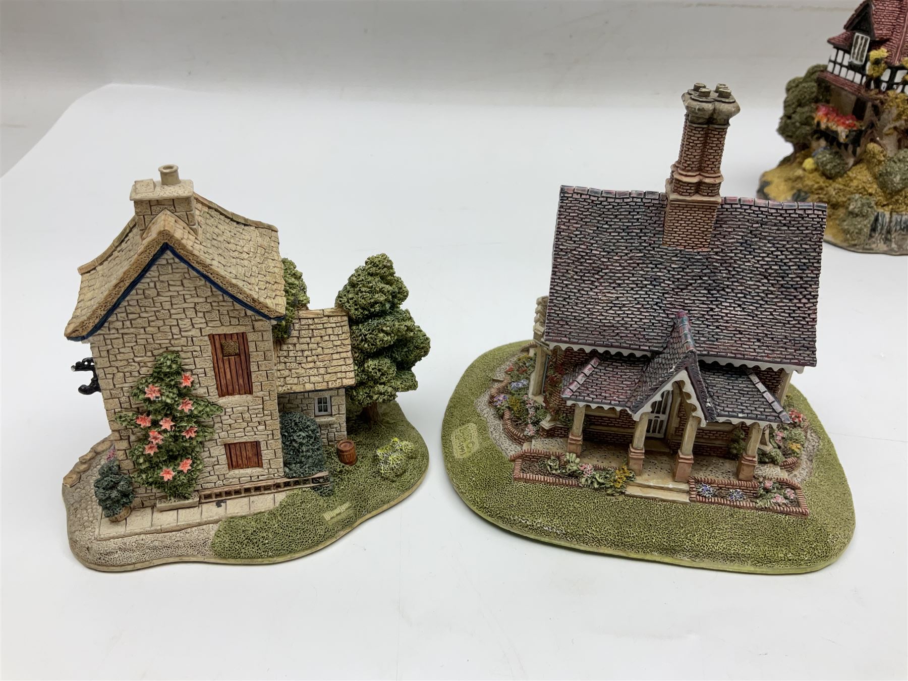 Ten Lilliput Lane models - Image 7 of 18