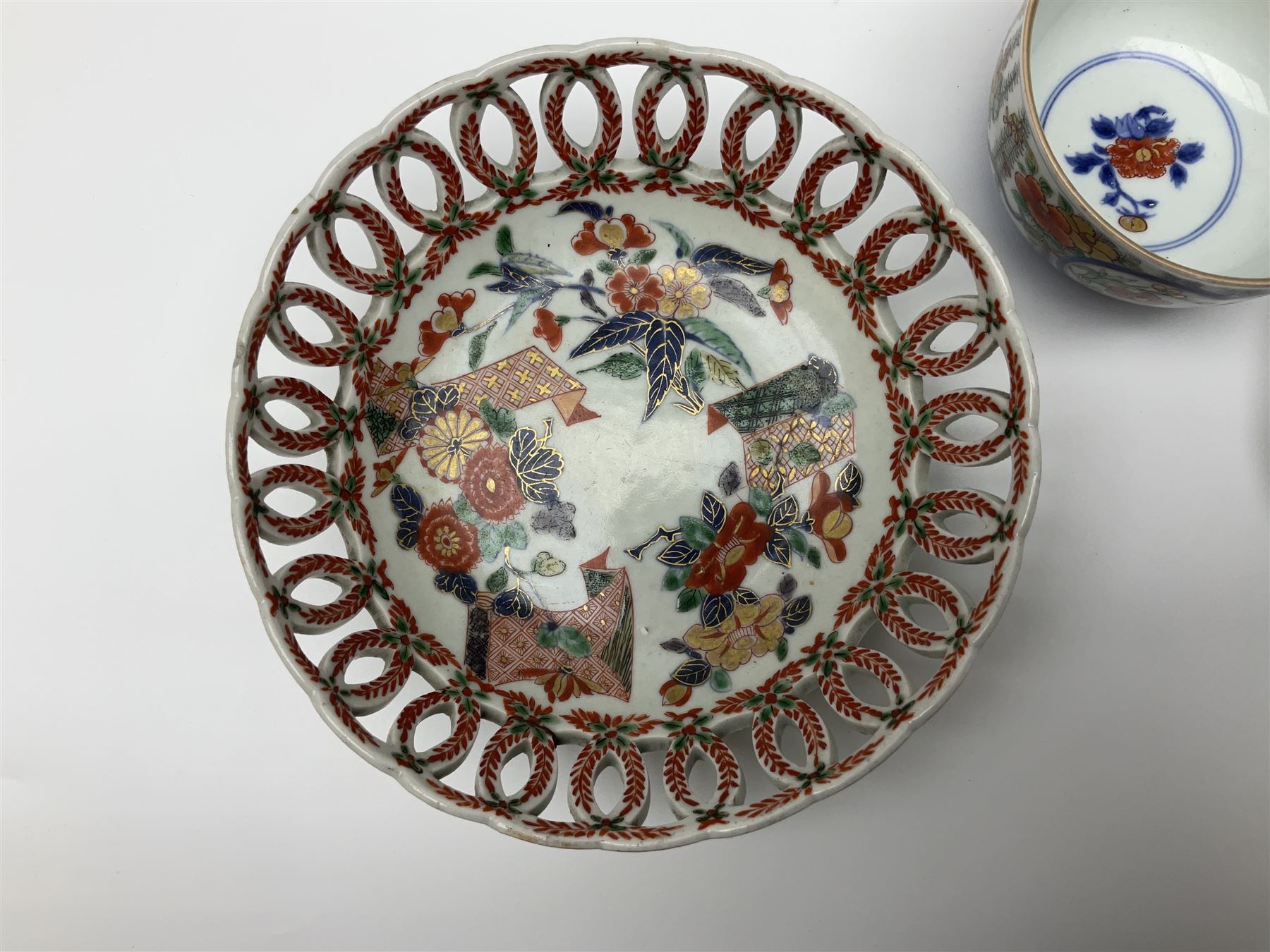 19th century and later Chinese ceramics - Image 2 of 13