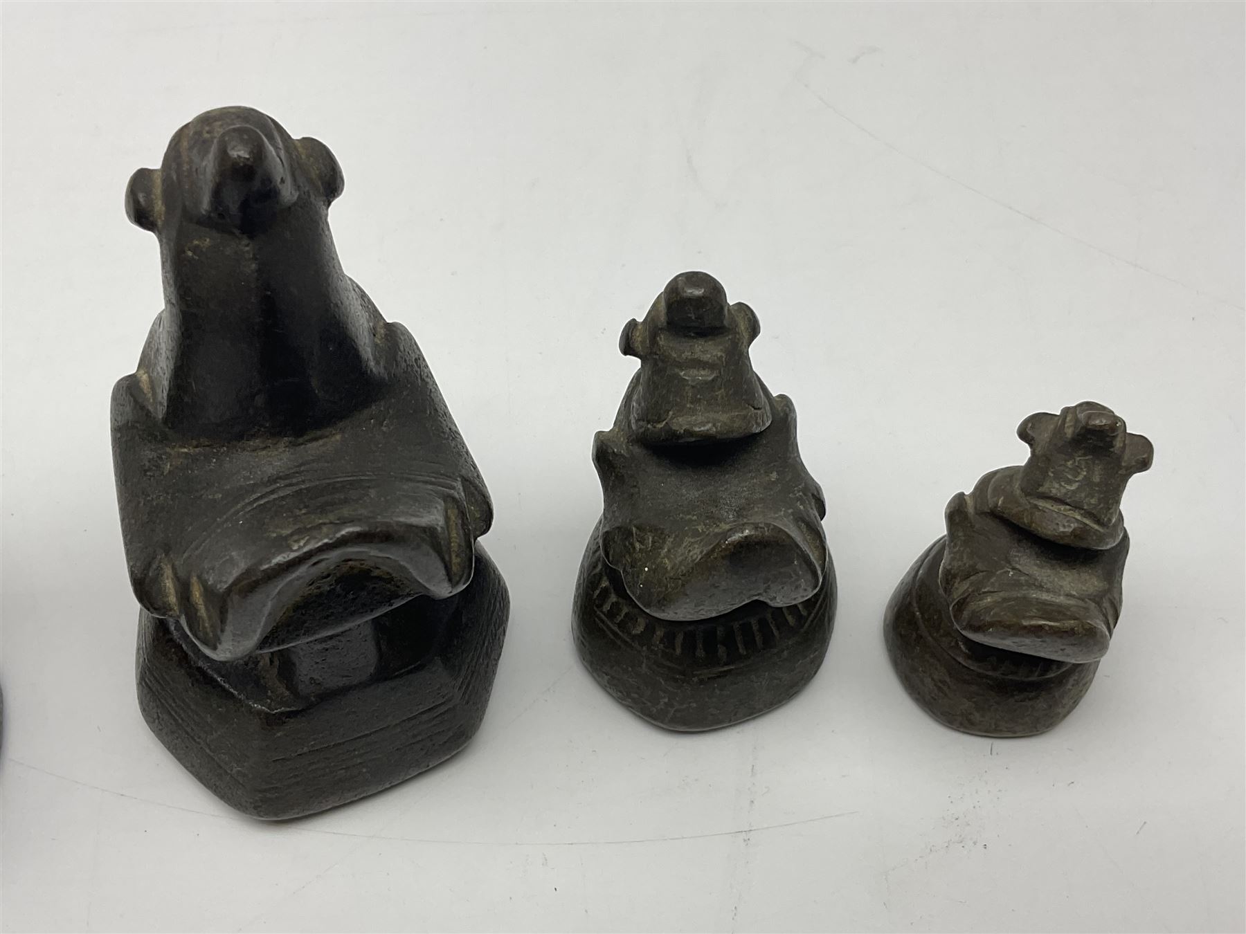 19th century graduating set of Burmese bronze opium weights - Image 5 of 7