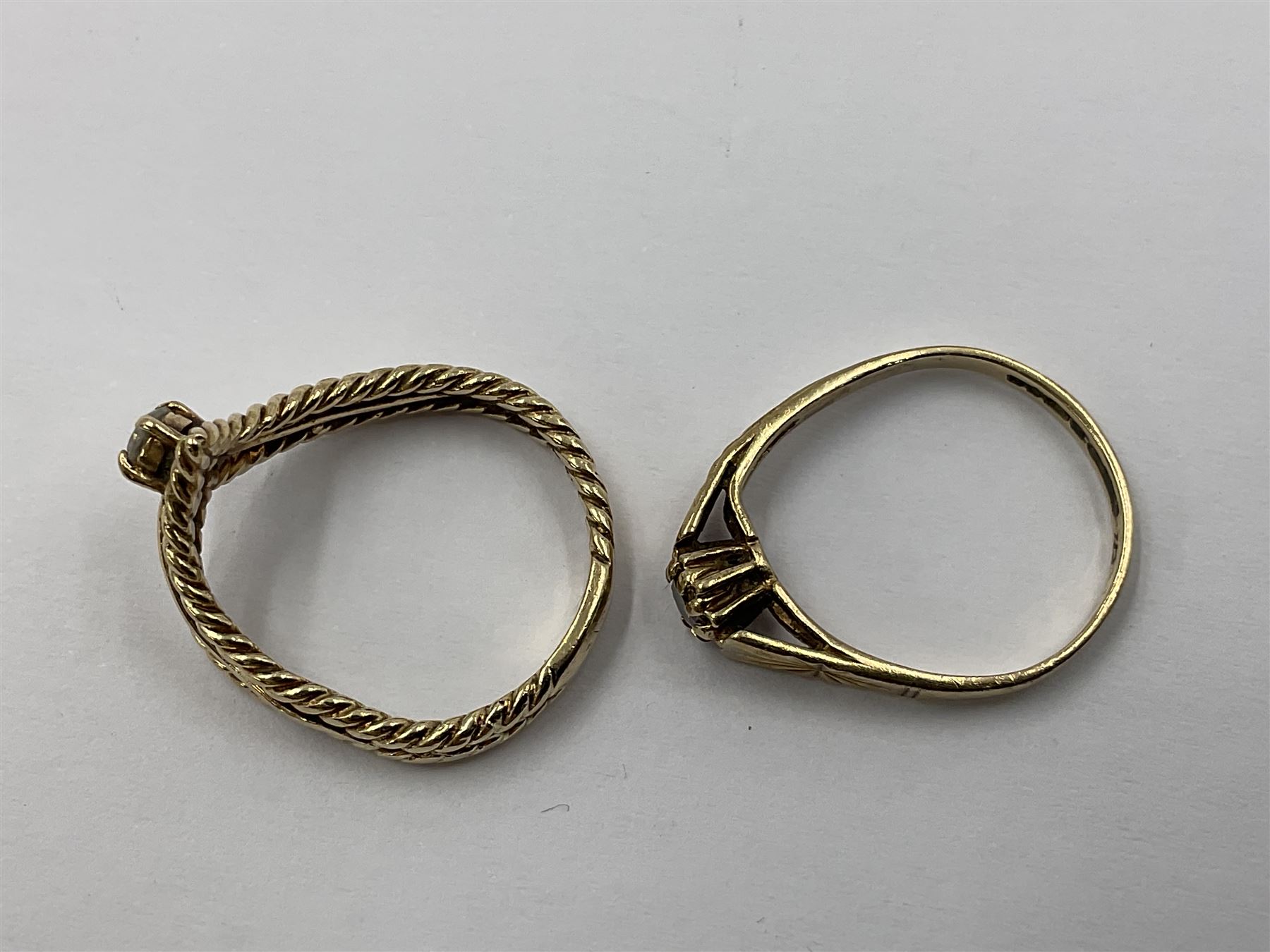 Four 9ct gold rings - Image 7 of 12