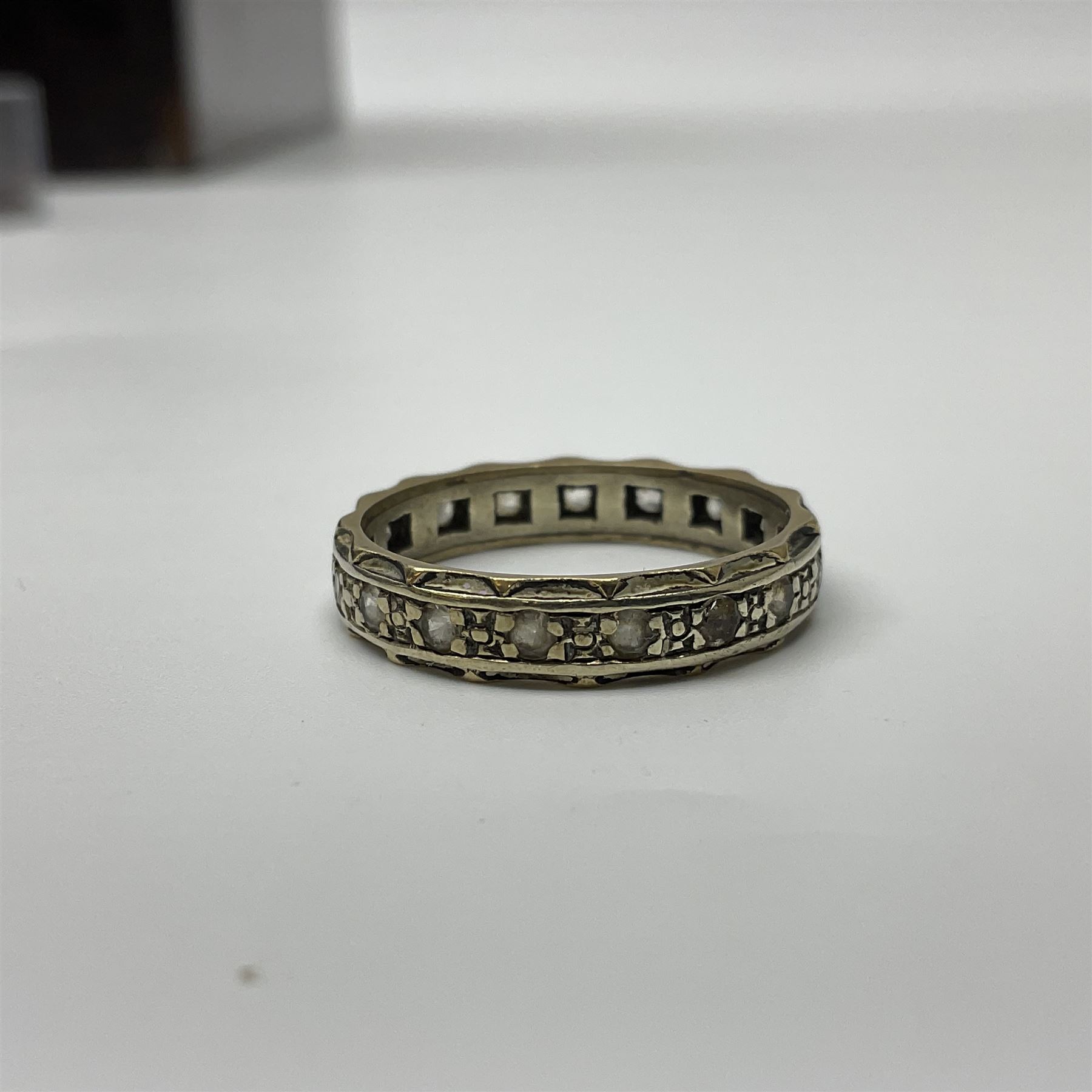 9ct white gold stone set eternity ring - Image 4 of 12