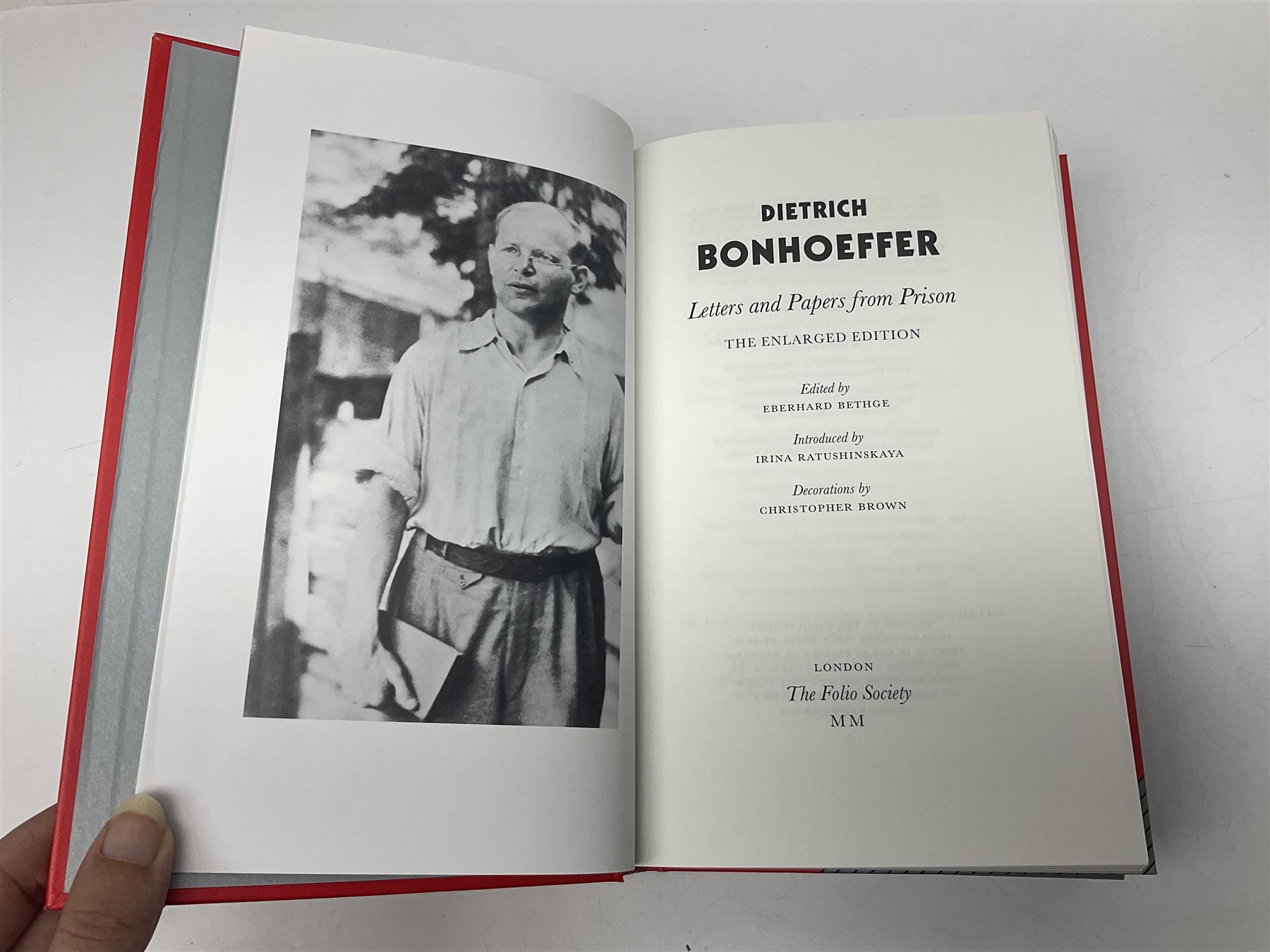 Folio Society - eighteen volumes including Bonhoeffer Letters and Papers From Prison - Image 13 of 15
