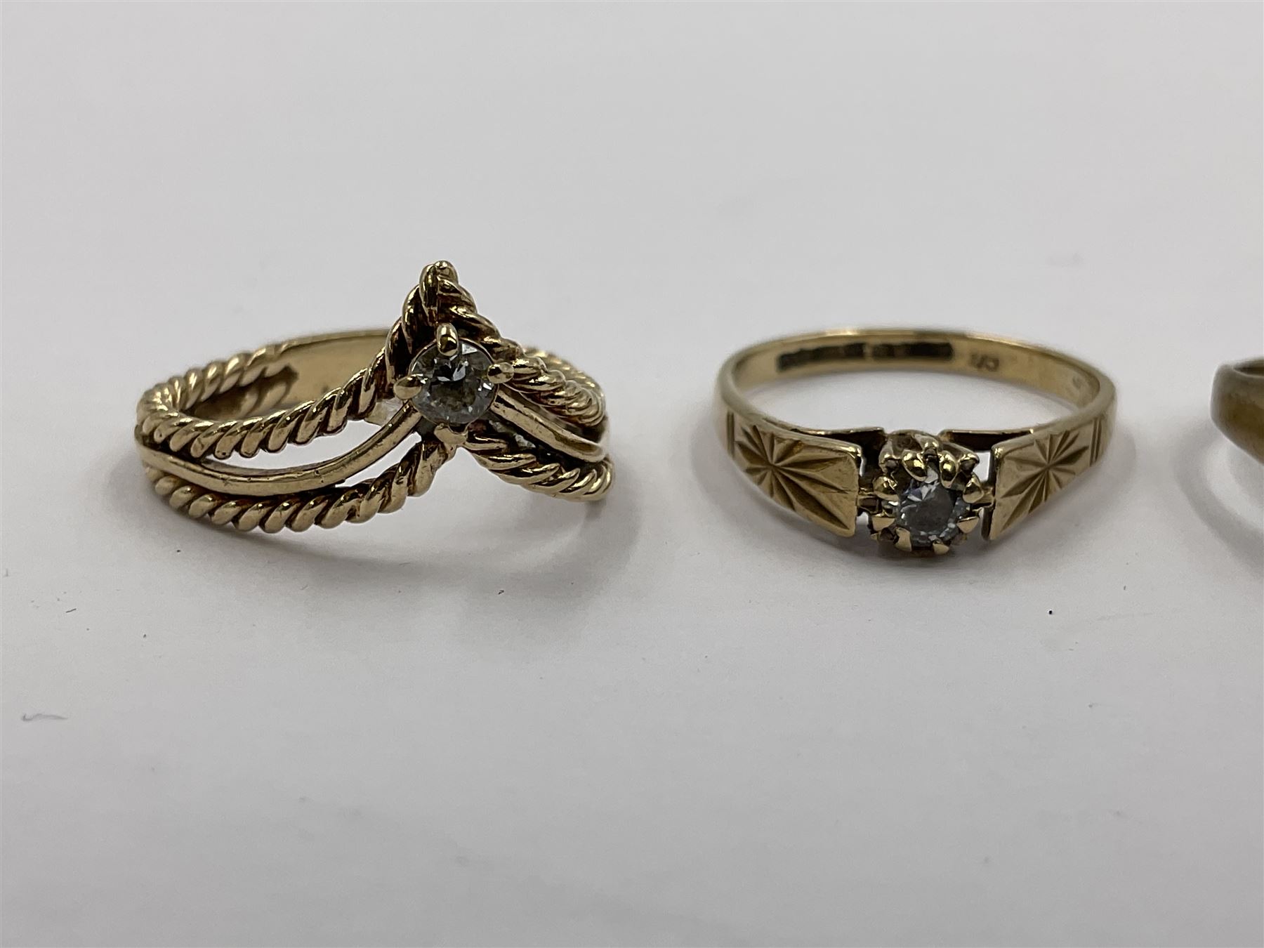 Four 9ct gold rings - Image 4 of 12