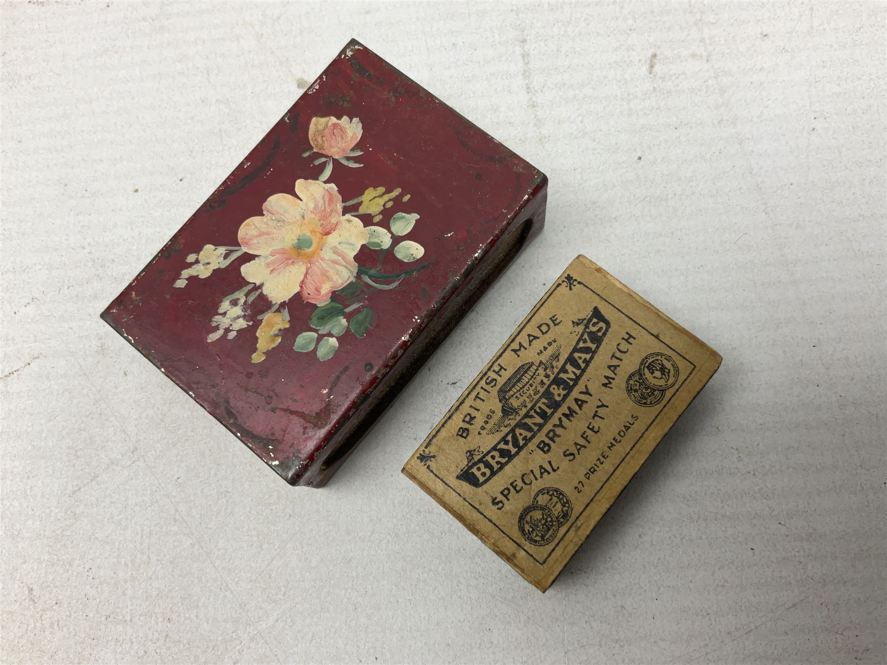 Victorian leather cigar protector with metal match striking plate on the end and internal spring to - Image 14 of 16