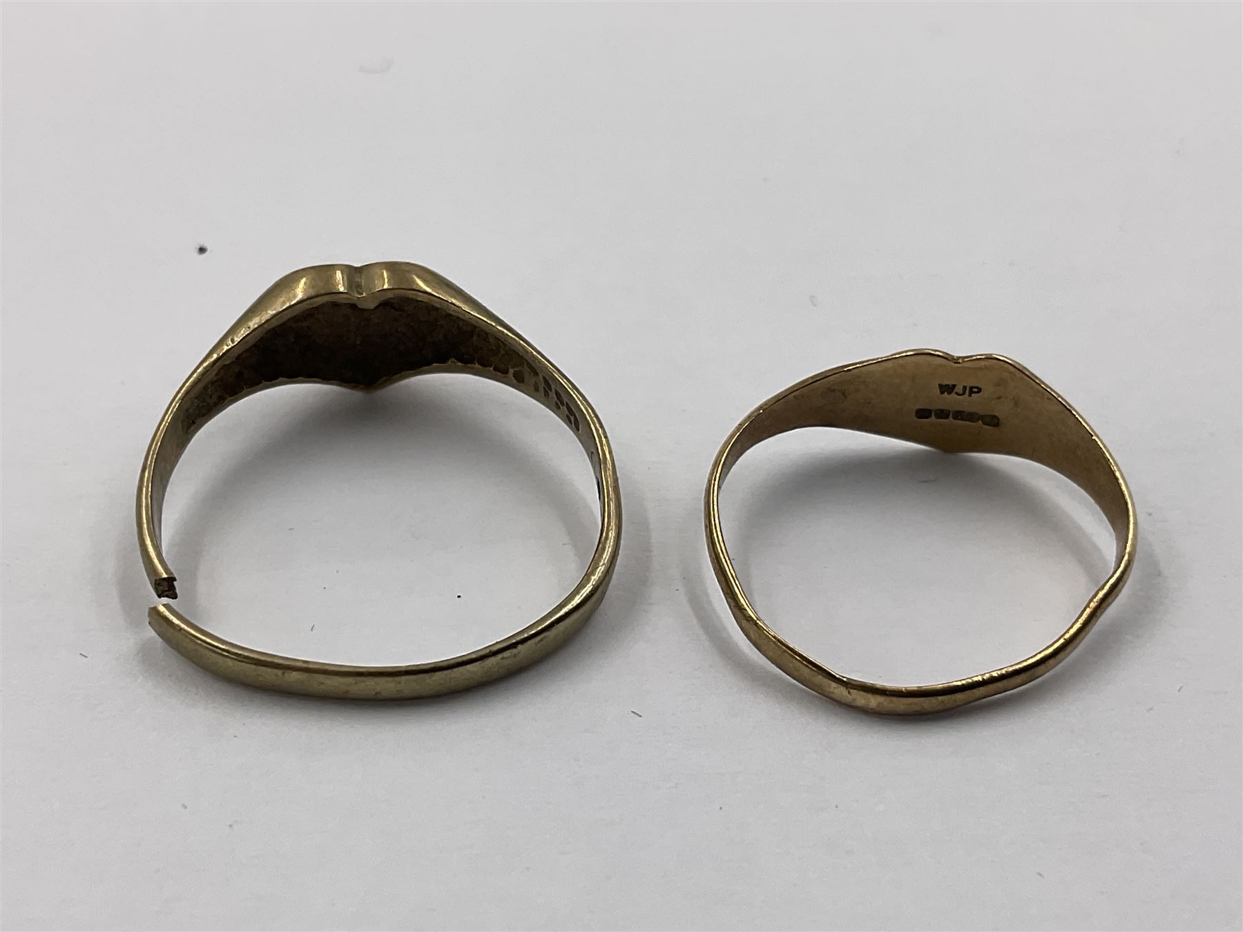 Four 9ct gold rings - Image 10 of 12