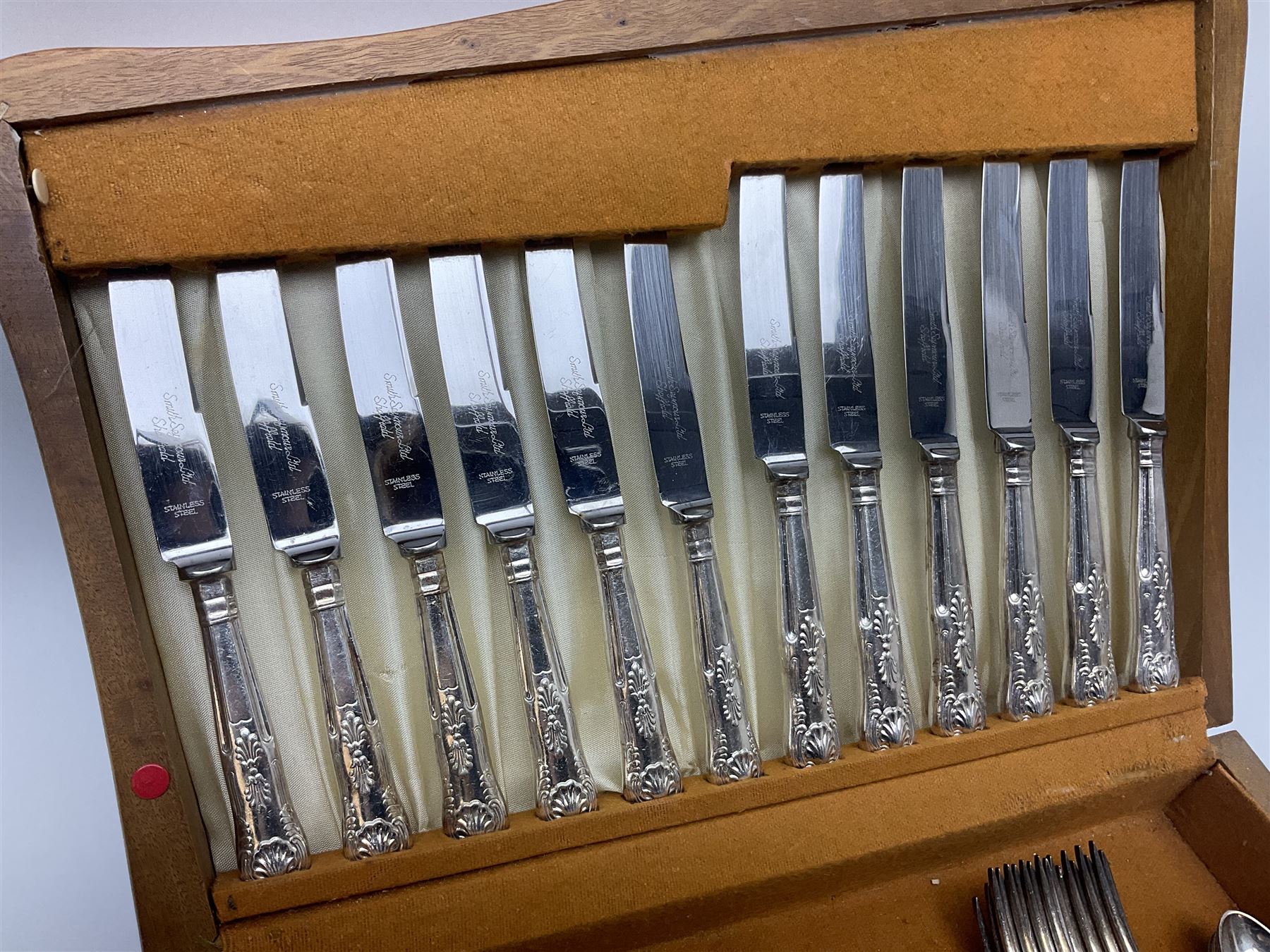 Canteen of silver plated King's pattern cutlery - Image 5 of 7