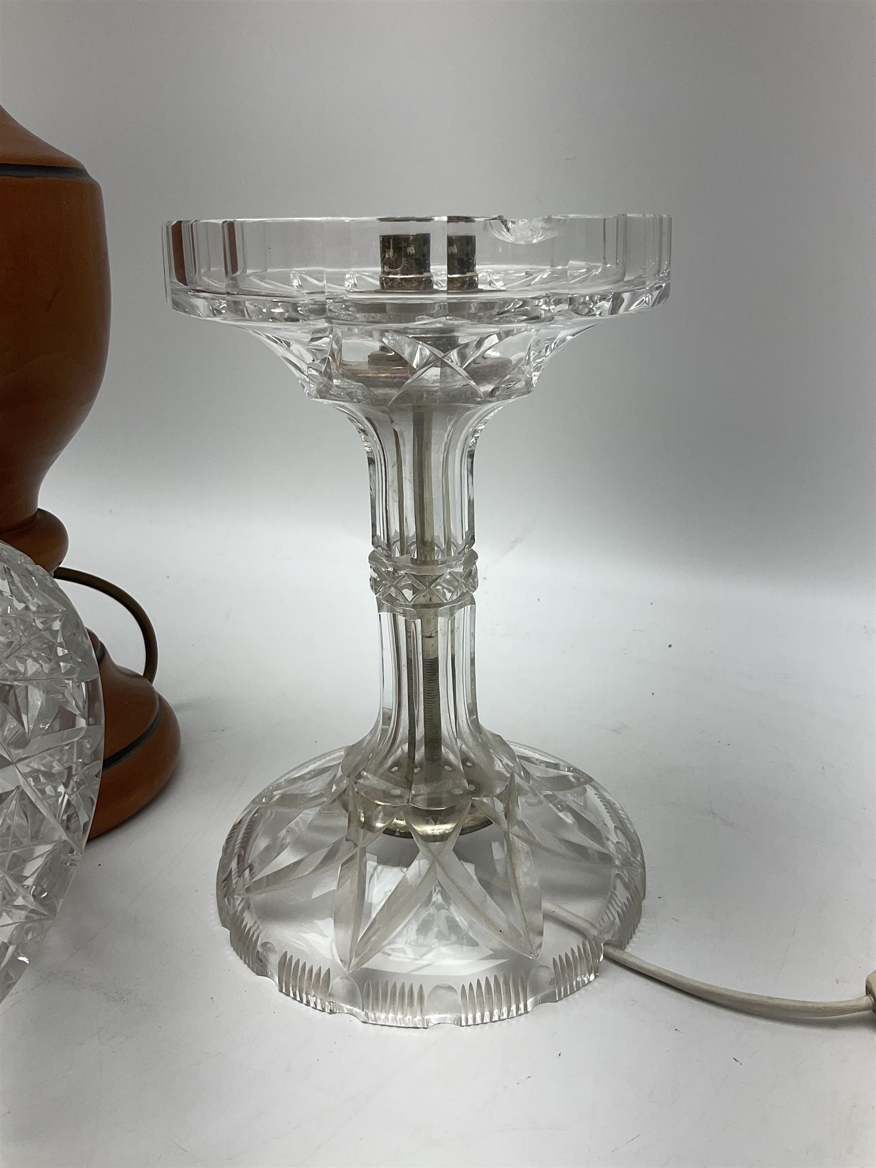 Mid 20th century cut glass table lamp with dome shade - Image 6 of 8