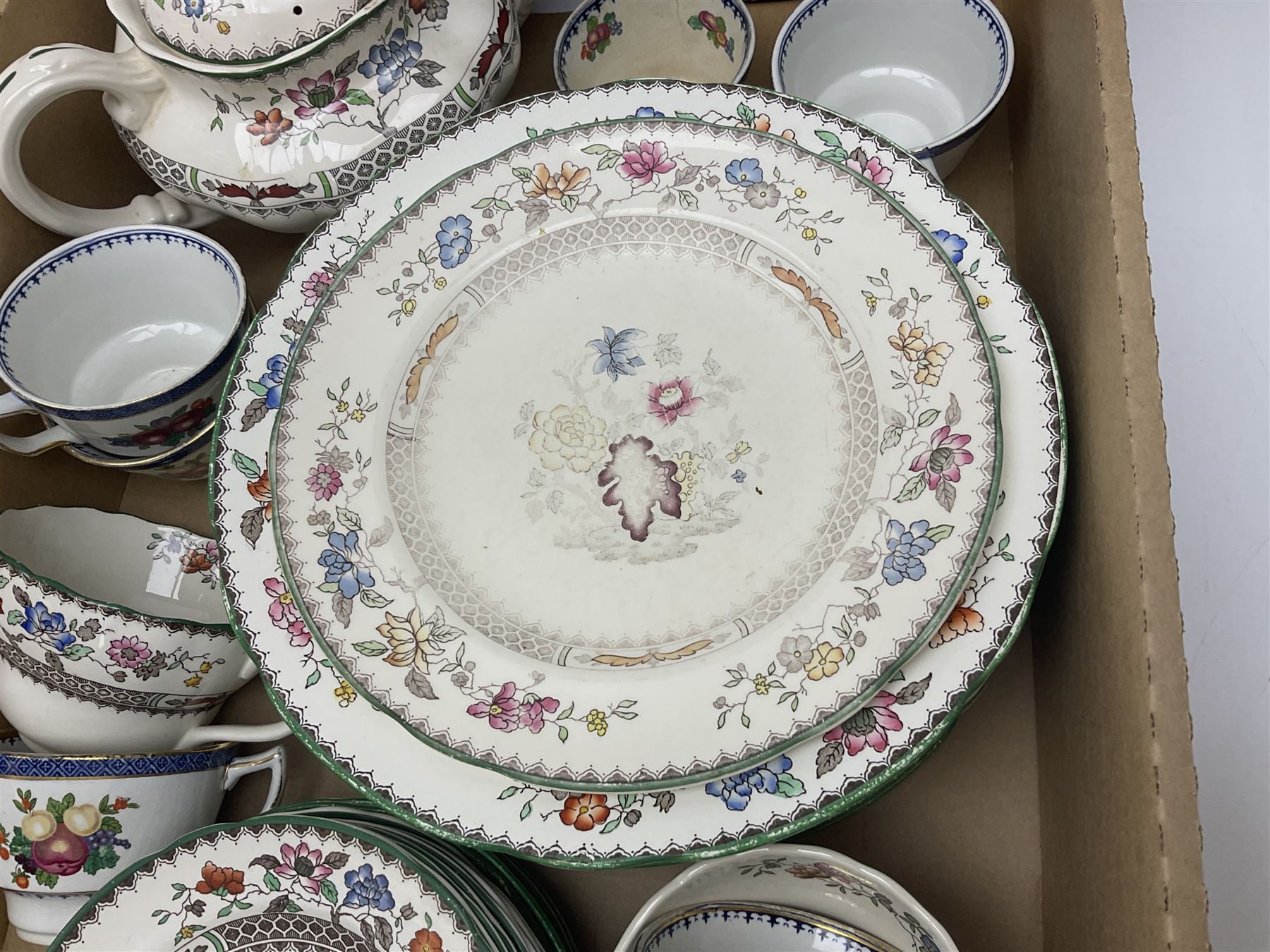 Copeland Spode Chinese Rose pattern dinner and tea wares - Image 22 of 22