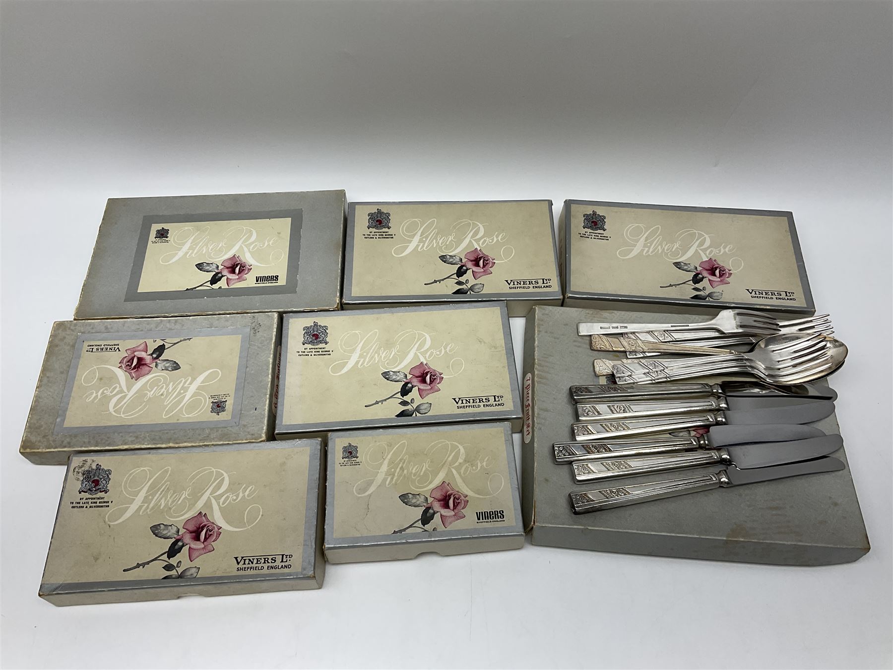 Viners Ltd silver plate Silver Rose pattern cutlery service for six place settings - Image 11 of 11