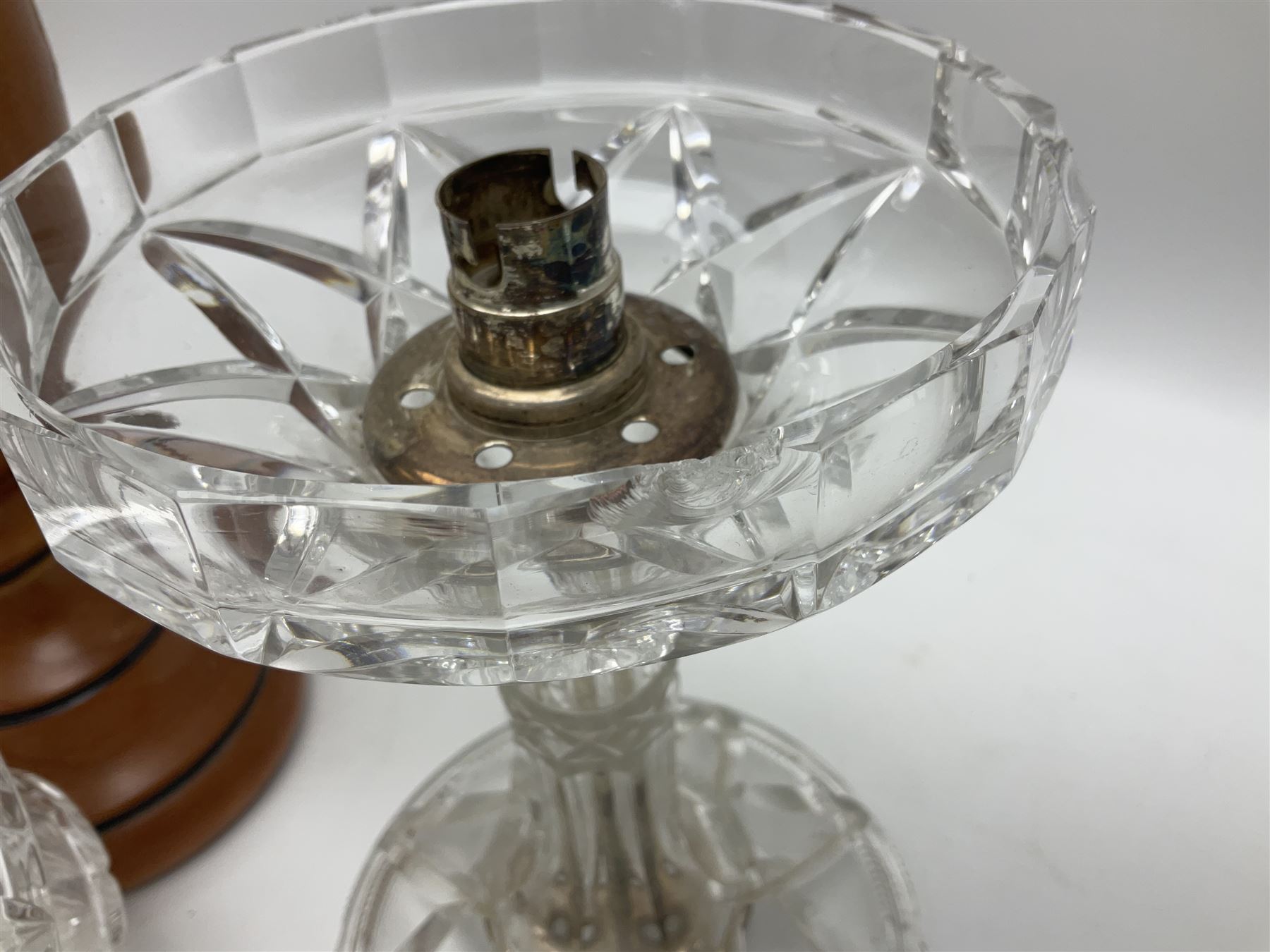 Mid 20th century cut glass table lamp with dome shade - Image 8 of 8