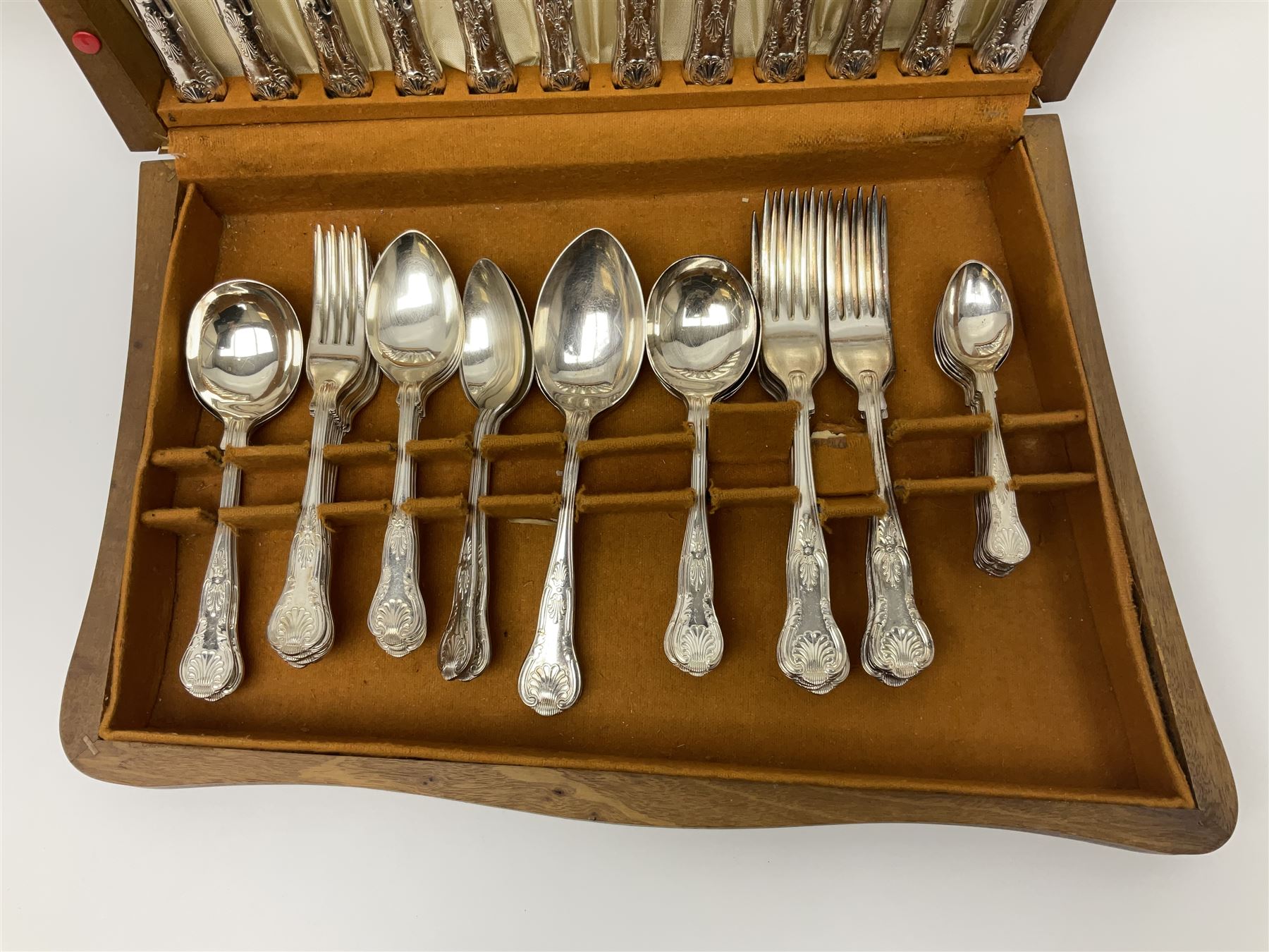 Canteen of silver plated King's pattern cutlery - Image 2 of 7