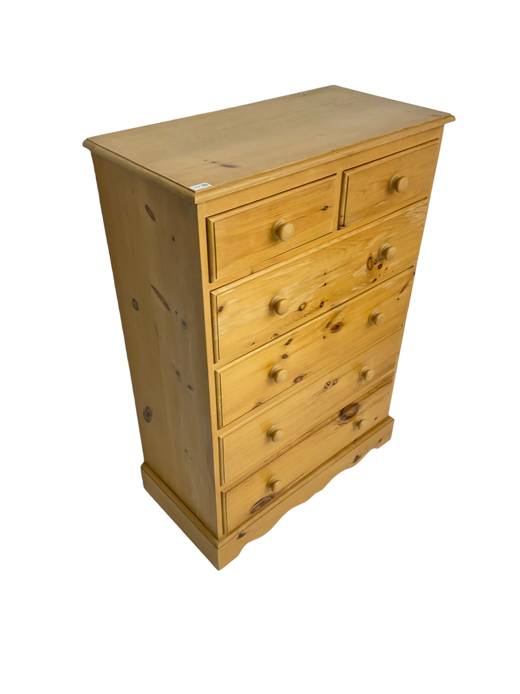 Traditional pine chest - Image 5 of 7