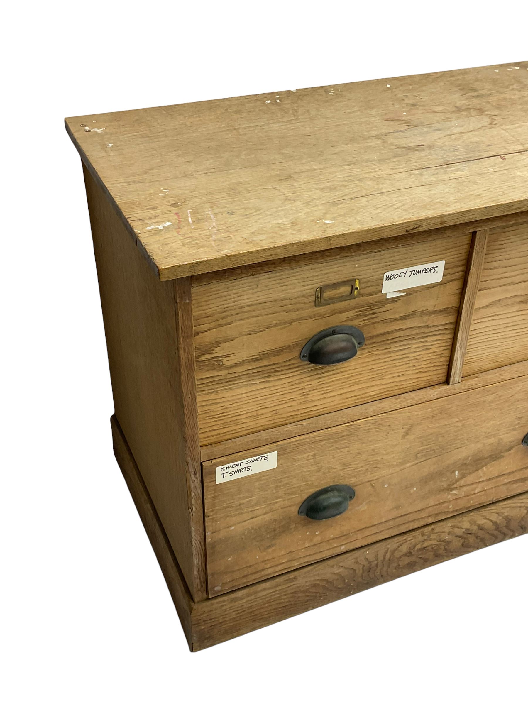 Early to mid-20th century oak chest - Image 4 of 4