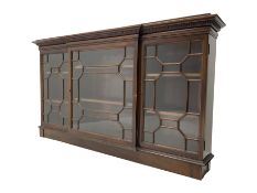 Early. 20th century mahogany breakfront wall hanging bookcase