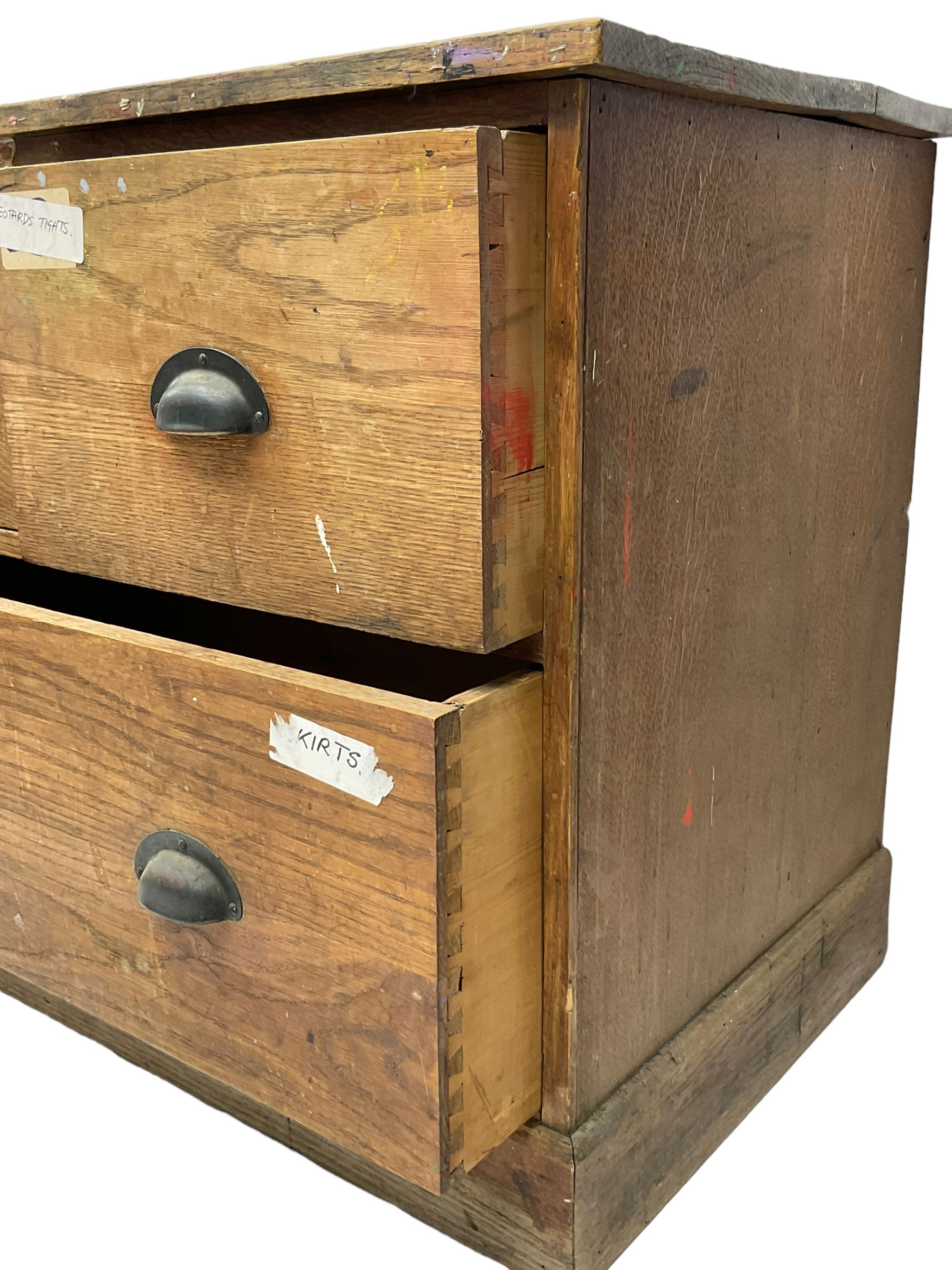 Early to mid-20th century oak chest - Image 3 of 4