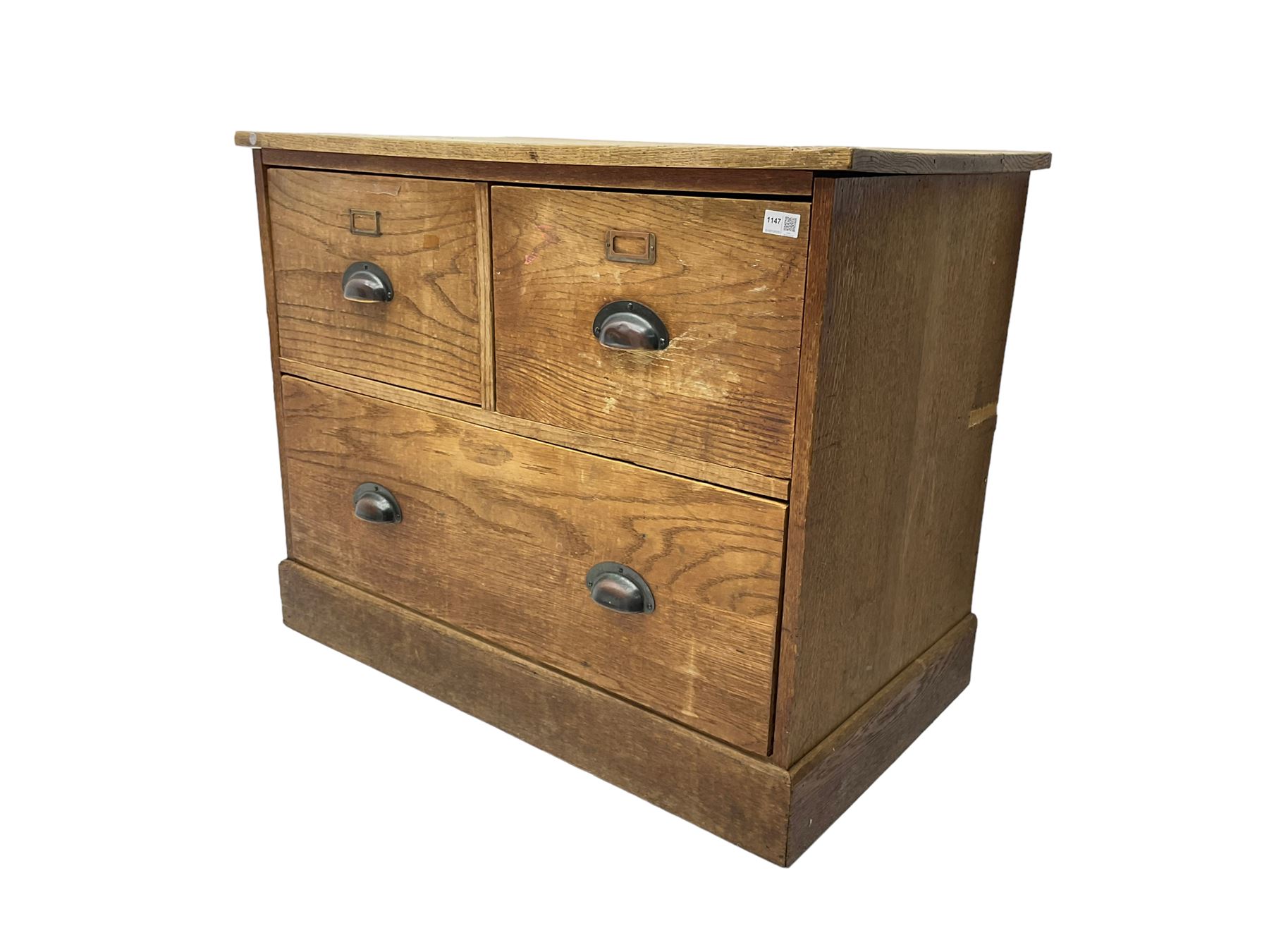Early to mid-20th century oak chest - Image 5 of 6