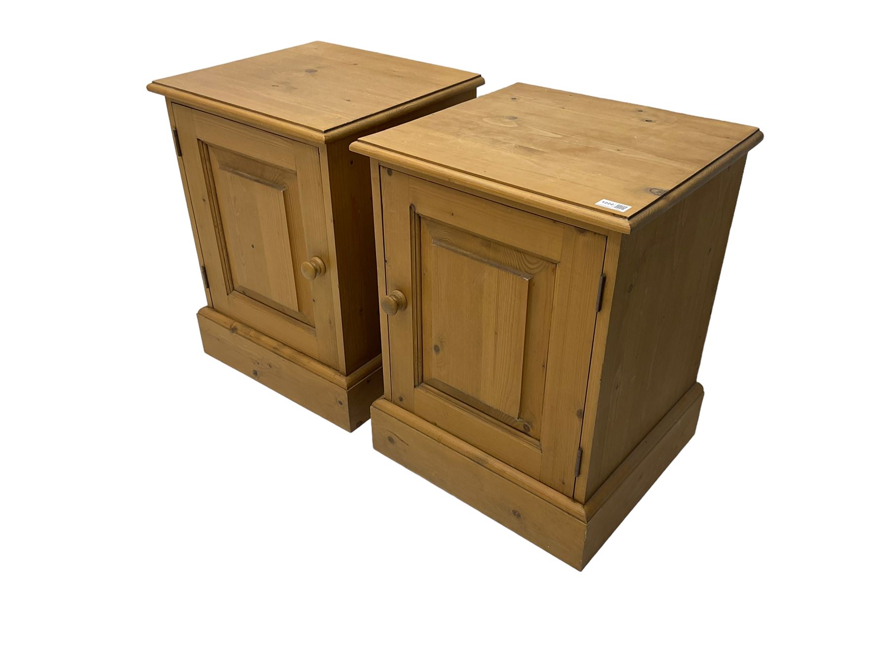 Pair pine bedside cabinets - Image 4 of 7