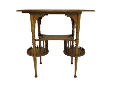 Early to mid-20th century oak occasional table
