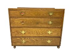 Mid-20th century oak chest