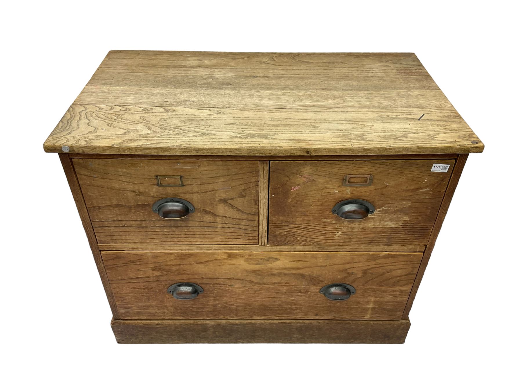 Early to mid-20th century oak chest - Image 2 of 6