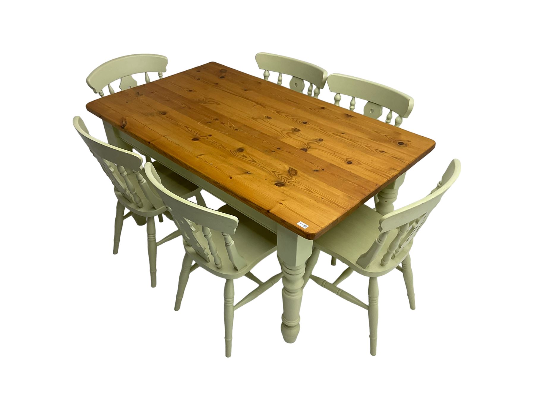 Traditional farmhouse pine dining table - Image 5 of 9