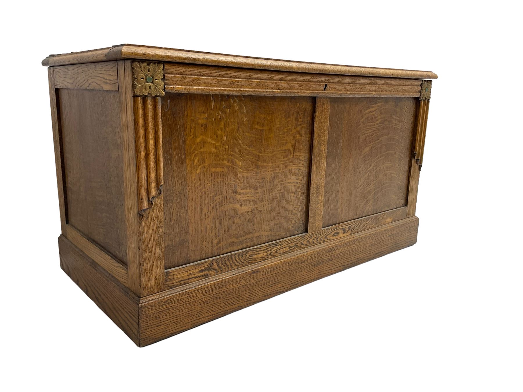 Arts and Crafts oak panelled chest or coffer - Image 3 of 7
