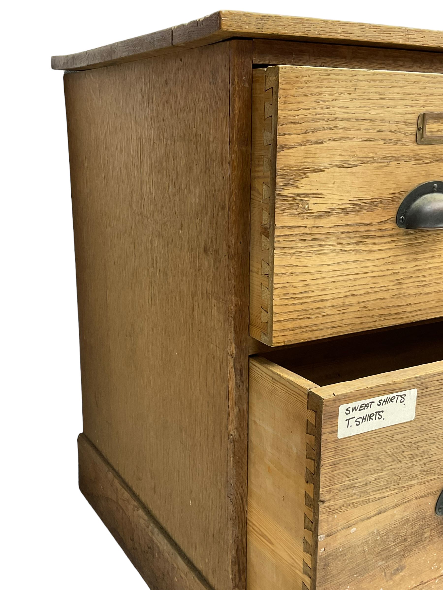 Early to mid-20th century oak chest - Image 2 of 4