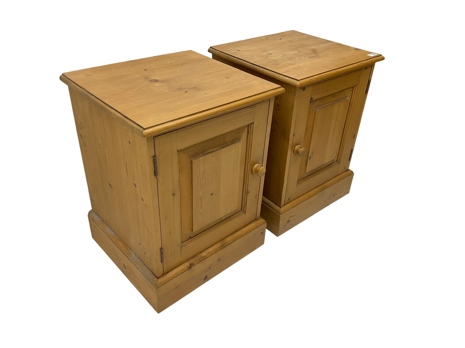 Pair pine bedside cabinets - Image 6 of 7