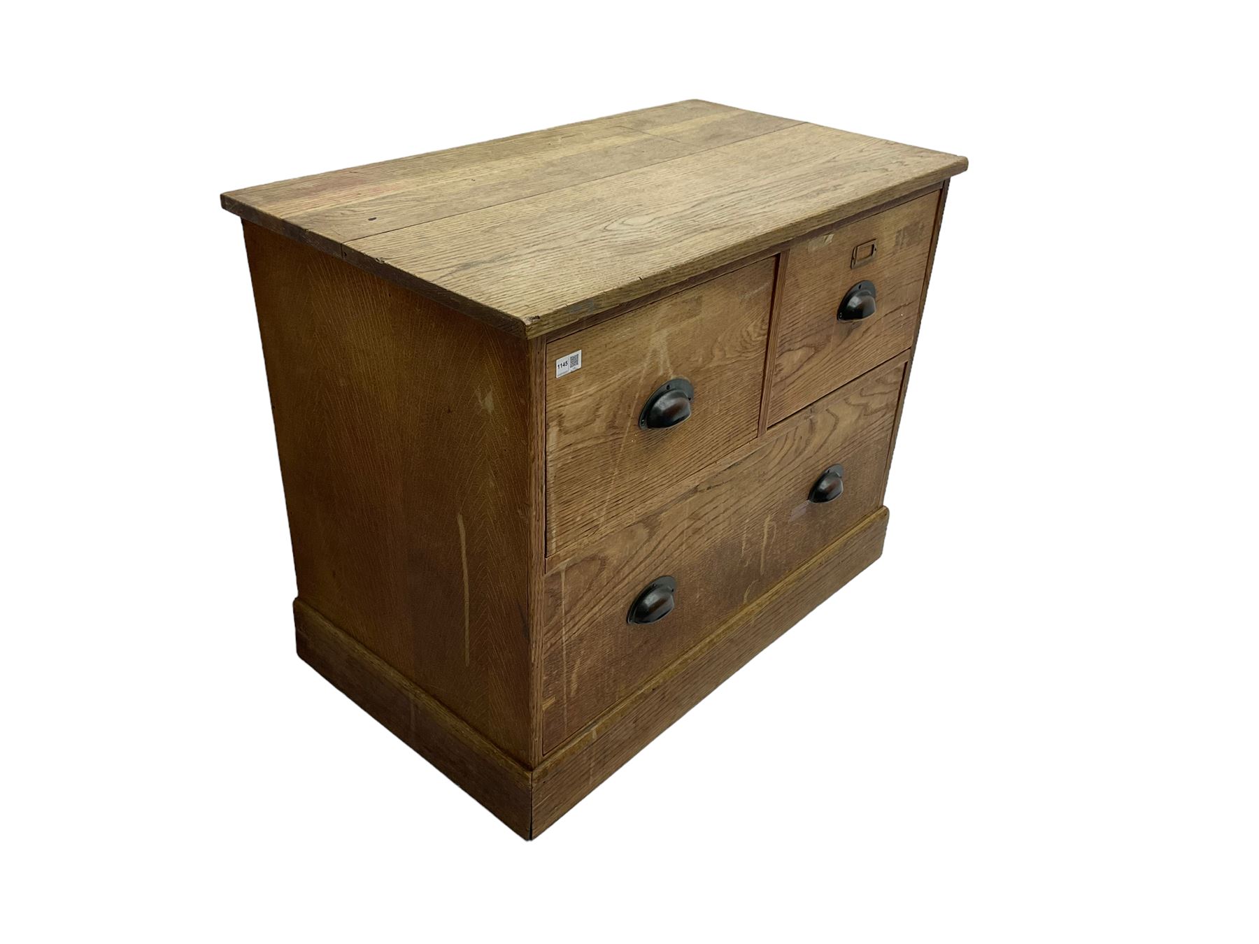 Early to mid-20th century oak chest - Image 4 of 6