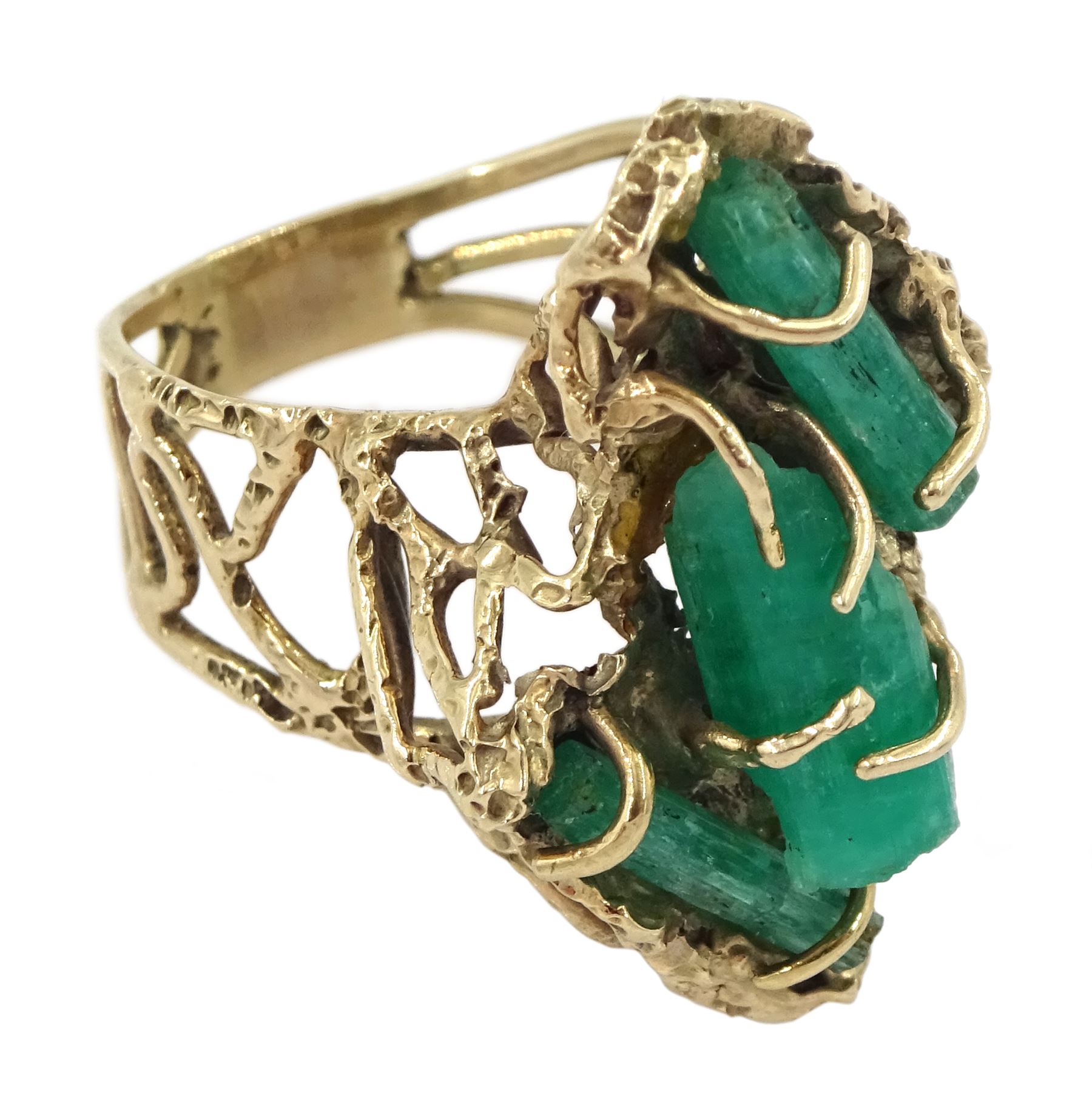 9ct gold green stone set ring - Image 3 of 4