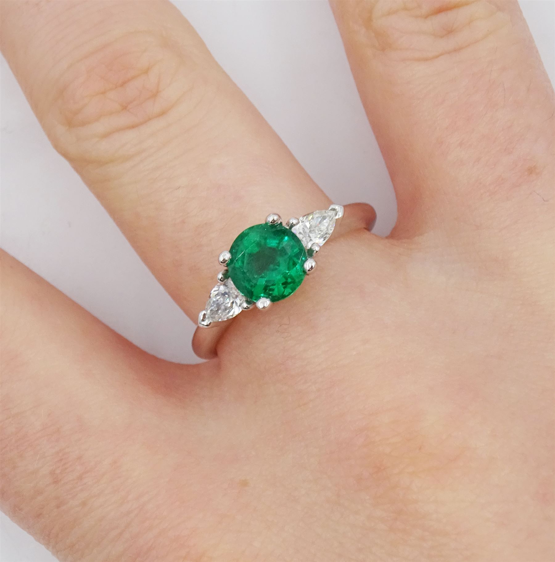 18ct white gold three stone round emerald and pear shaped diamond ring - Image 2 of 4