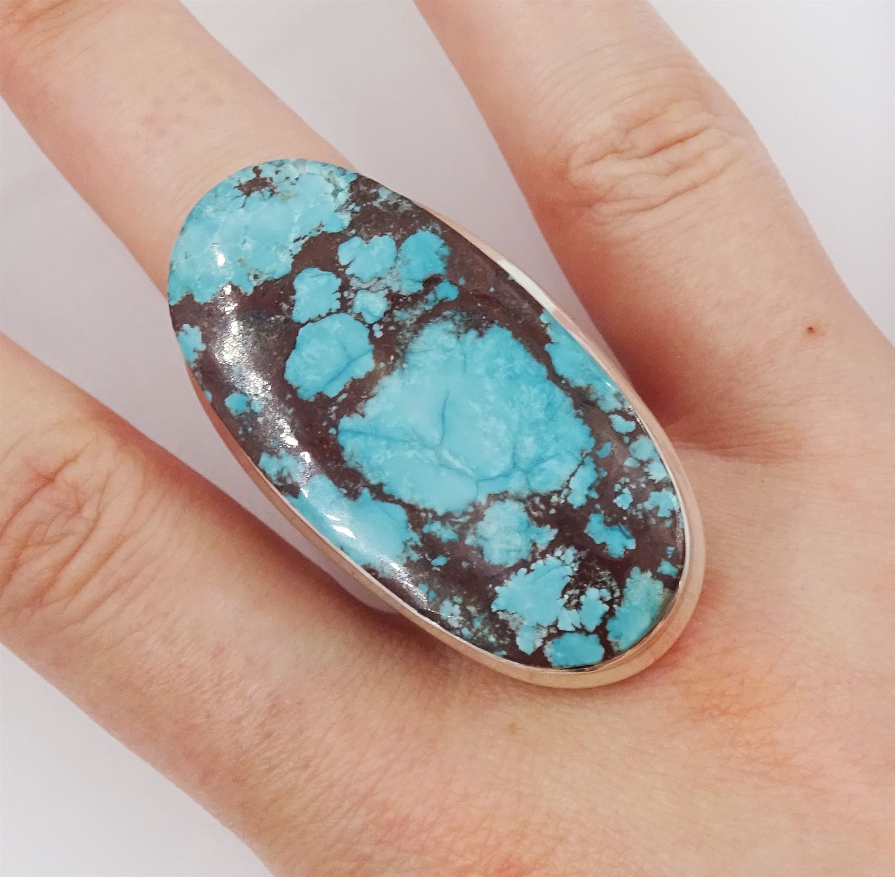 Large silver single stone matrix turquoise ring - Image 2 of 4