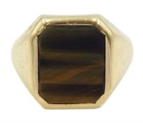 Gold single stone tigers eye signet ring