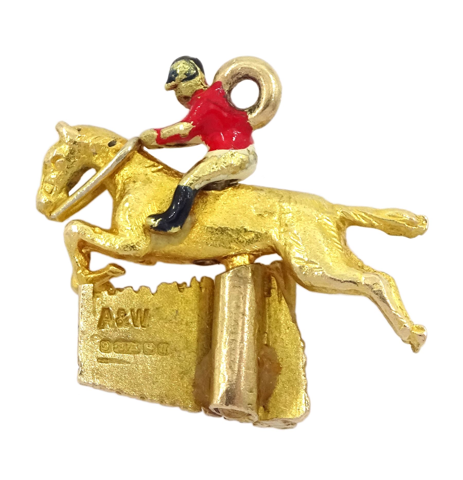 9ct gold horse and rider jumping pendant/charm by Alabaster & Wilson - Image 2 of 2