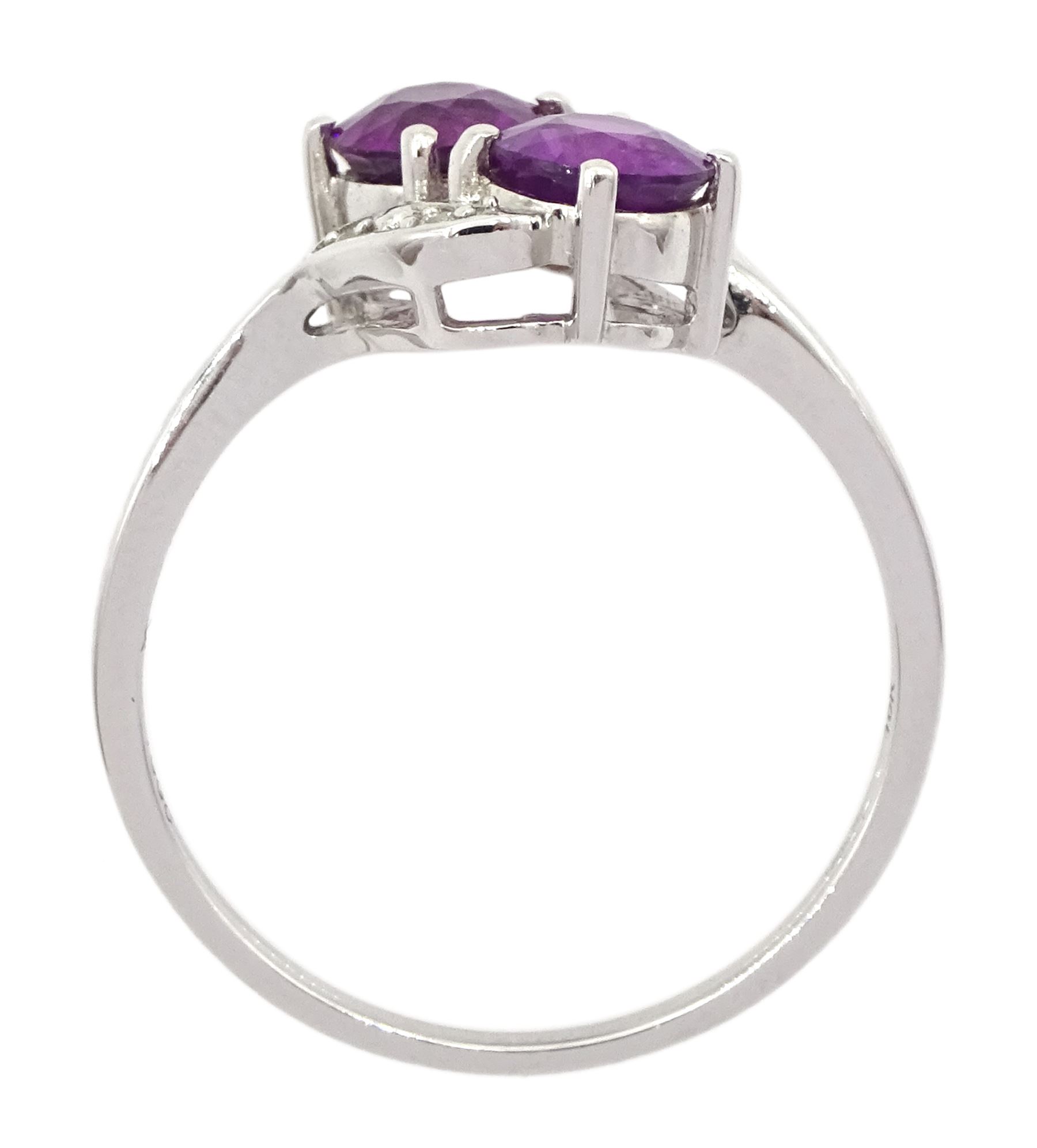 9ct white gold purple garnet and diamond crossover ring - Image 4 of 4