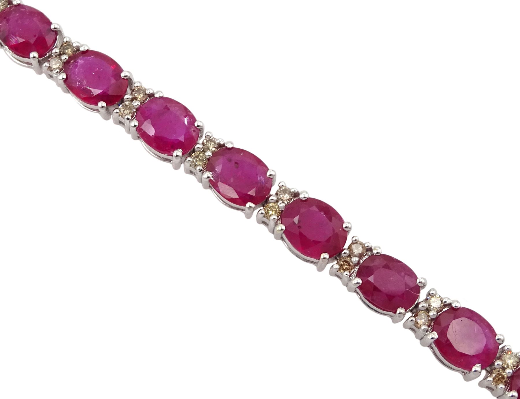 18ct white gold oval ruby and round brilliant cut diamond bracelet - Image 3 of 3
